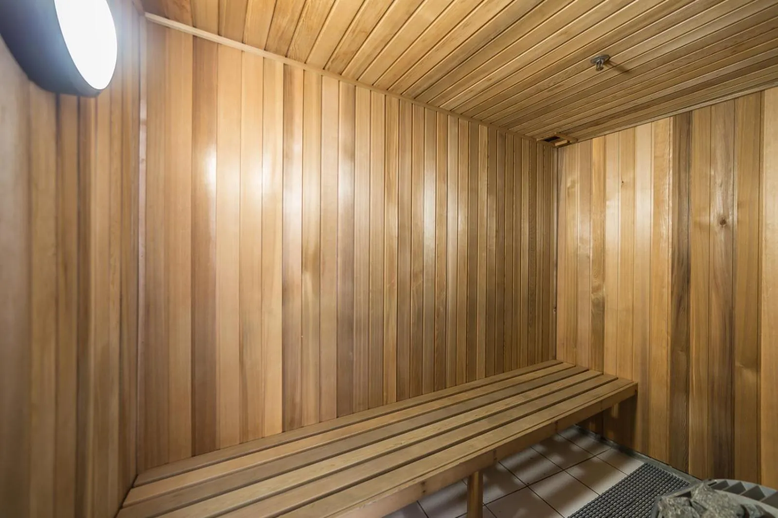 Sauna in The Meriton Apartments on Main Beach