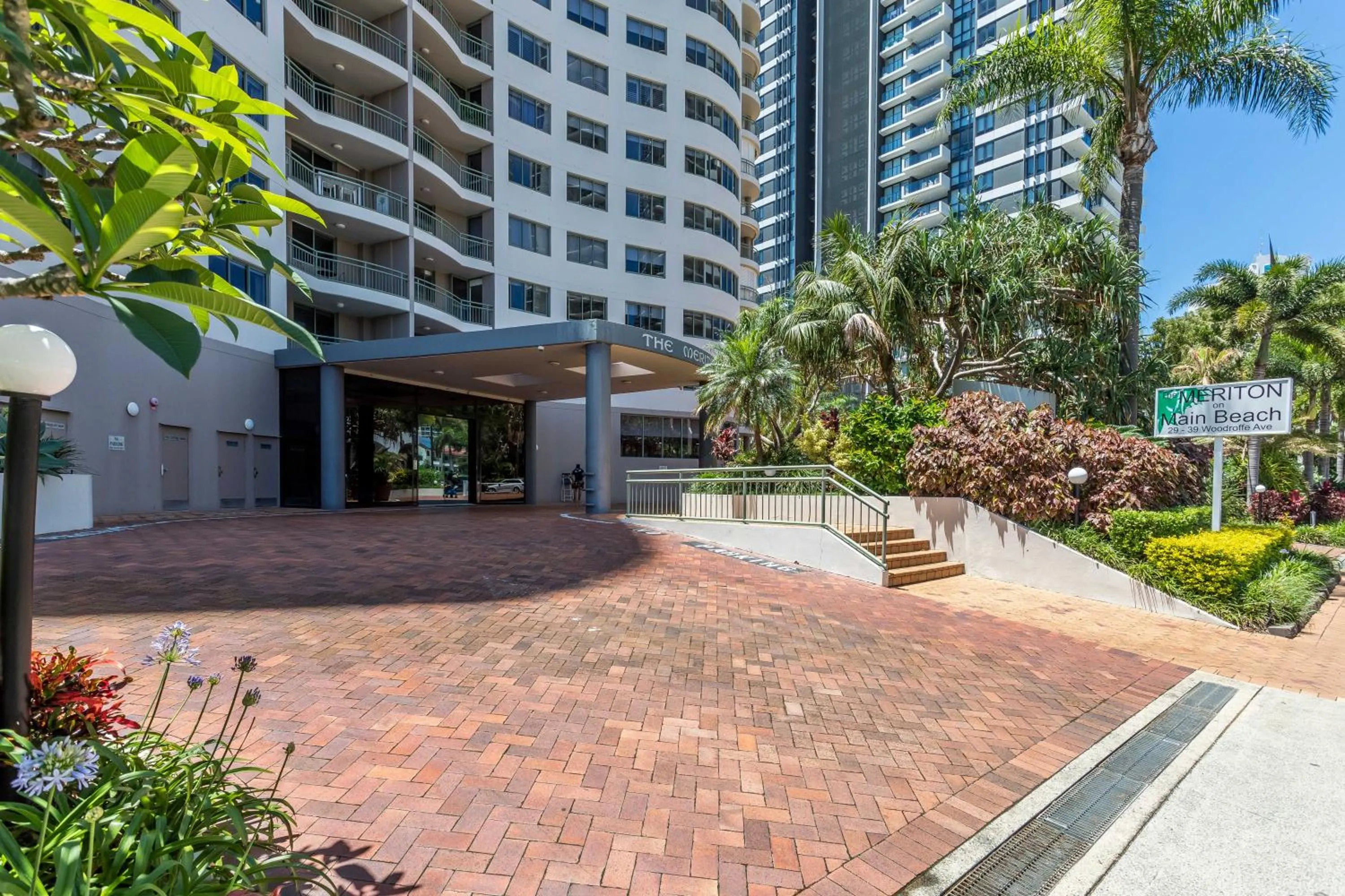The Meriton Apartments on Main Beach