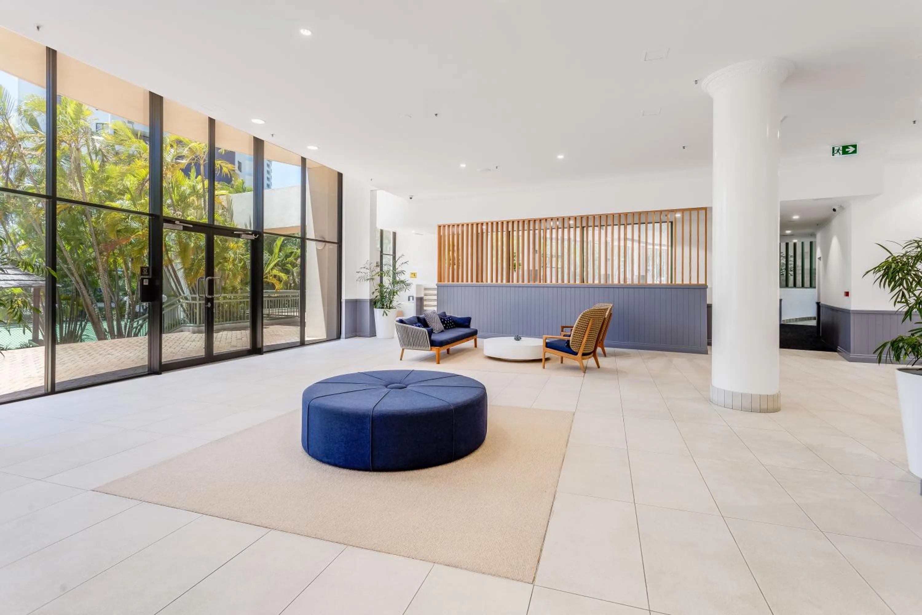 Lobby or reception in The Meriton Apartments on Main Beach