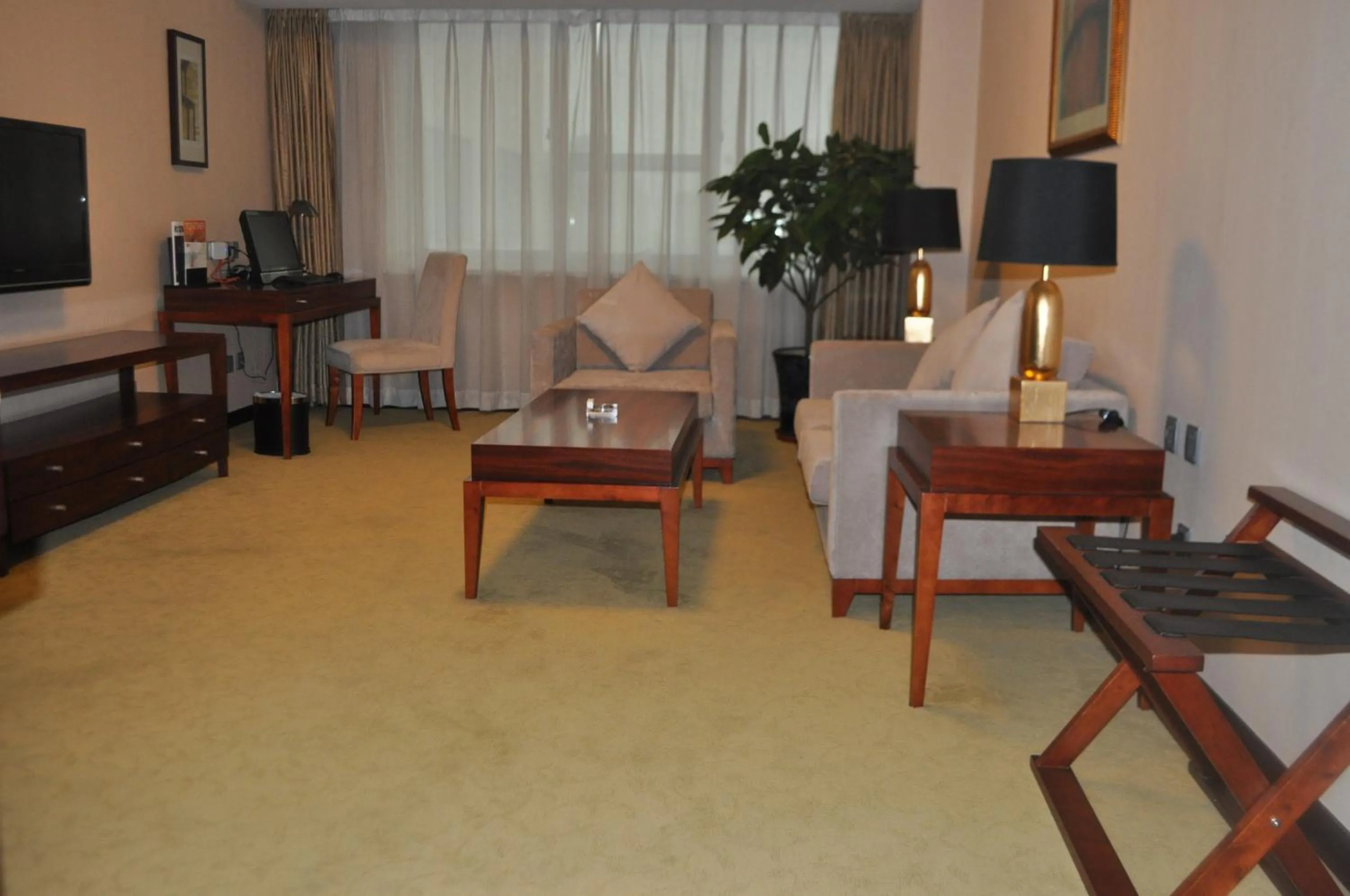 Living room, Seating Area in Ramada Plaza Shenyang Citycenter