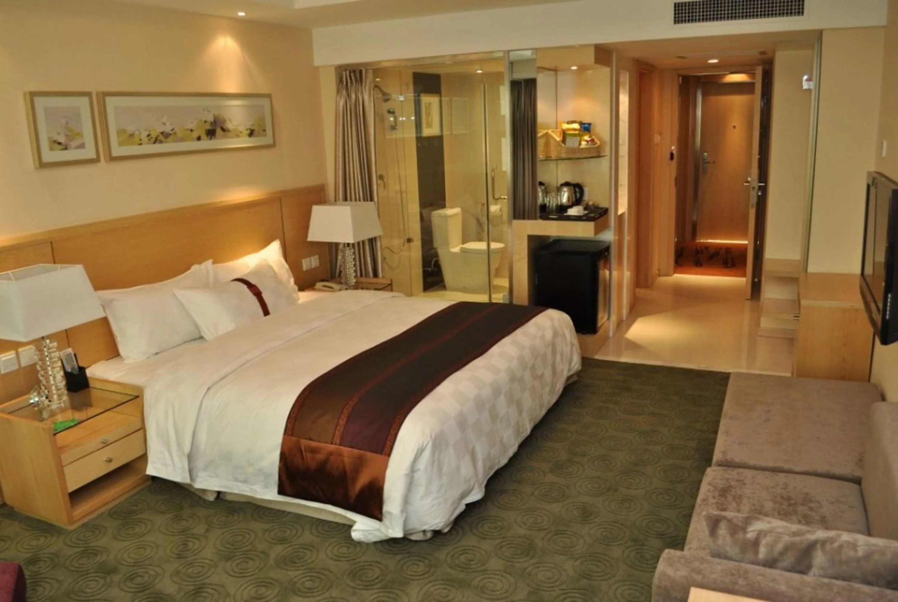 Photo of the whole room in Ramada Plaza Shenyang Citycenter