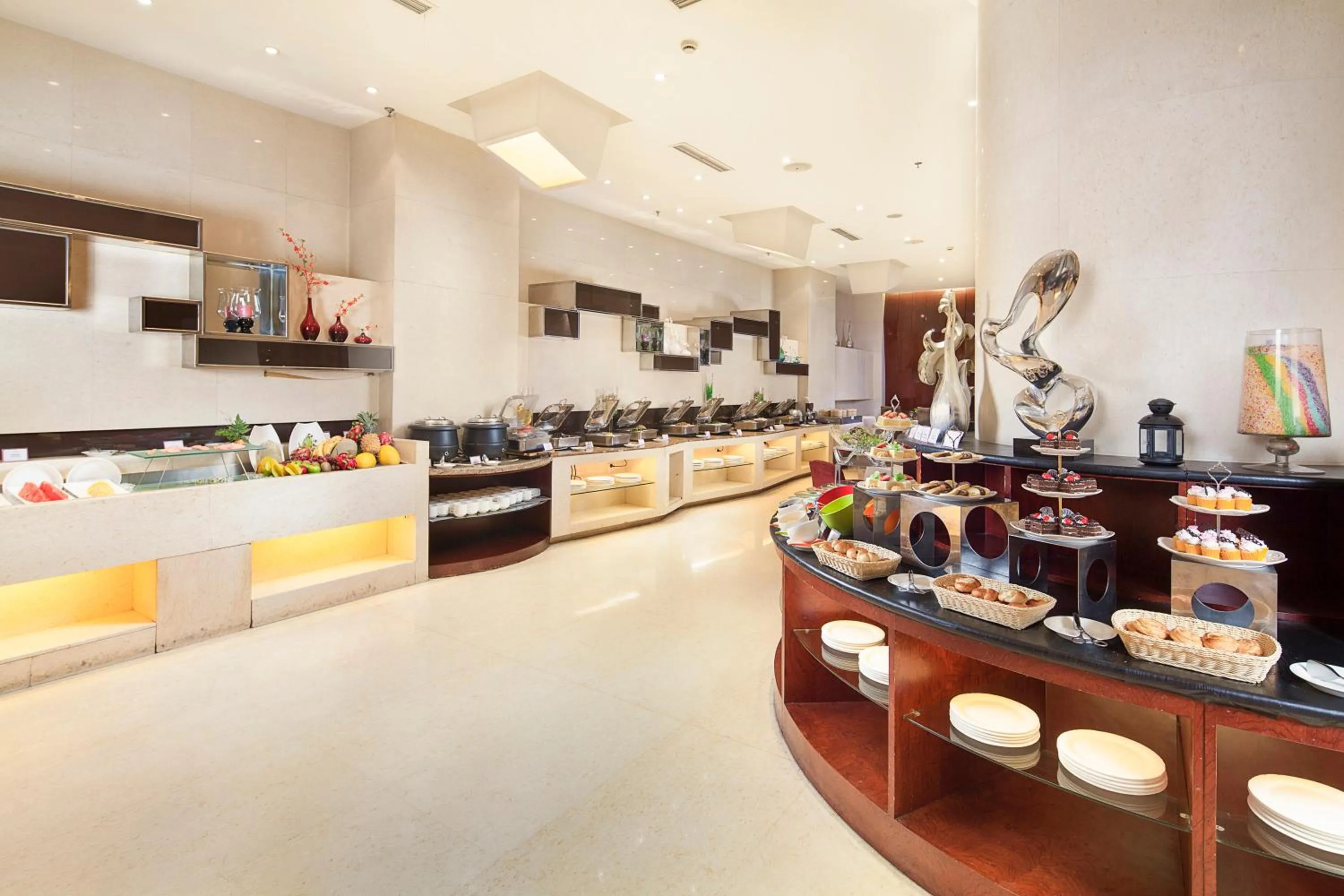 Lounge or bar, Restaurant/Places to Eat in Ramada Plaza Shenyang Citycenter