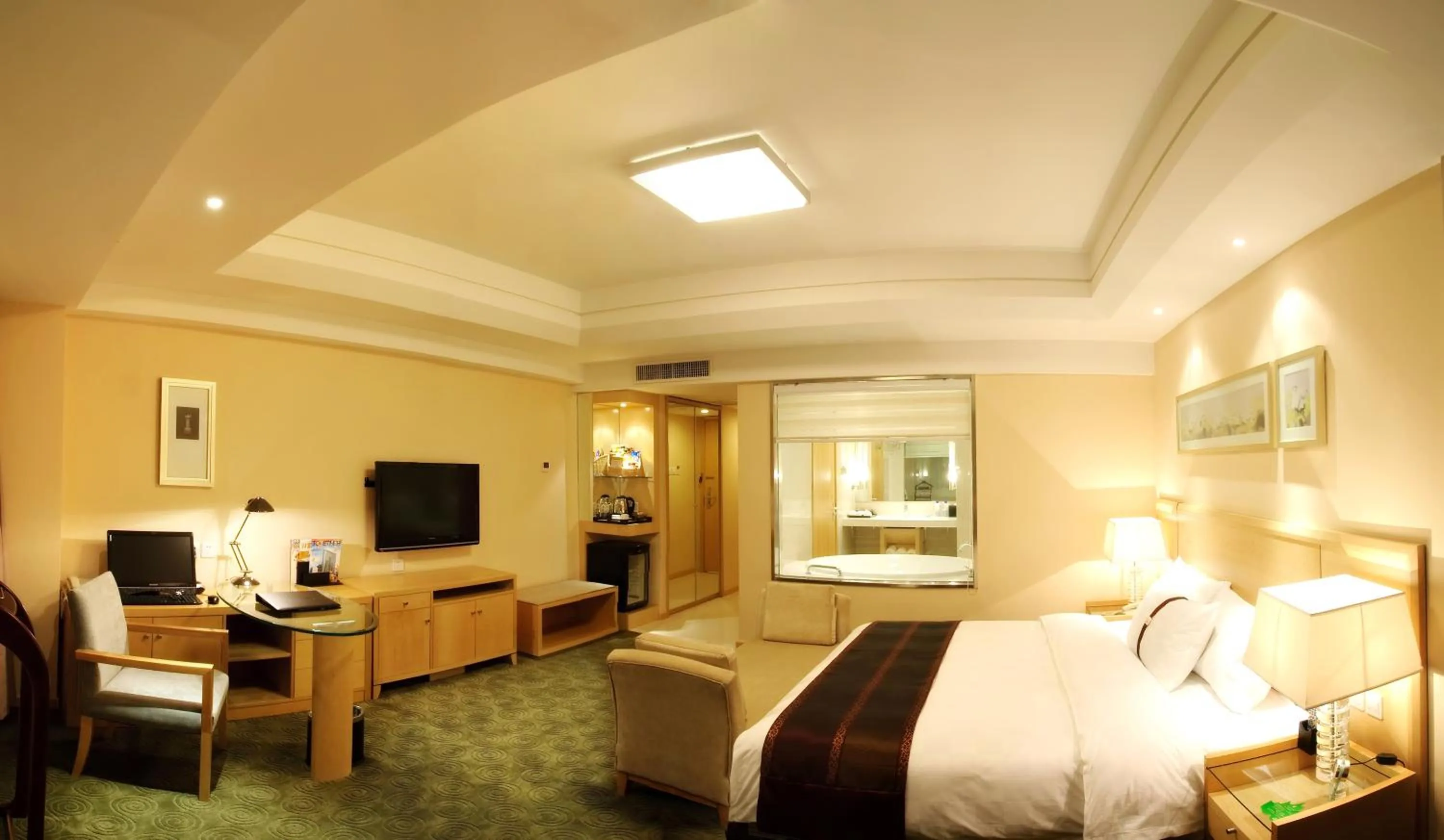 Photo of the whole room in Ramada Plaza Shenyang Citycenter