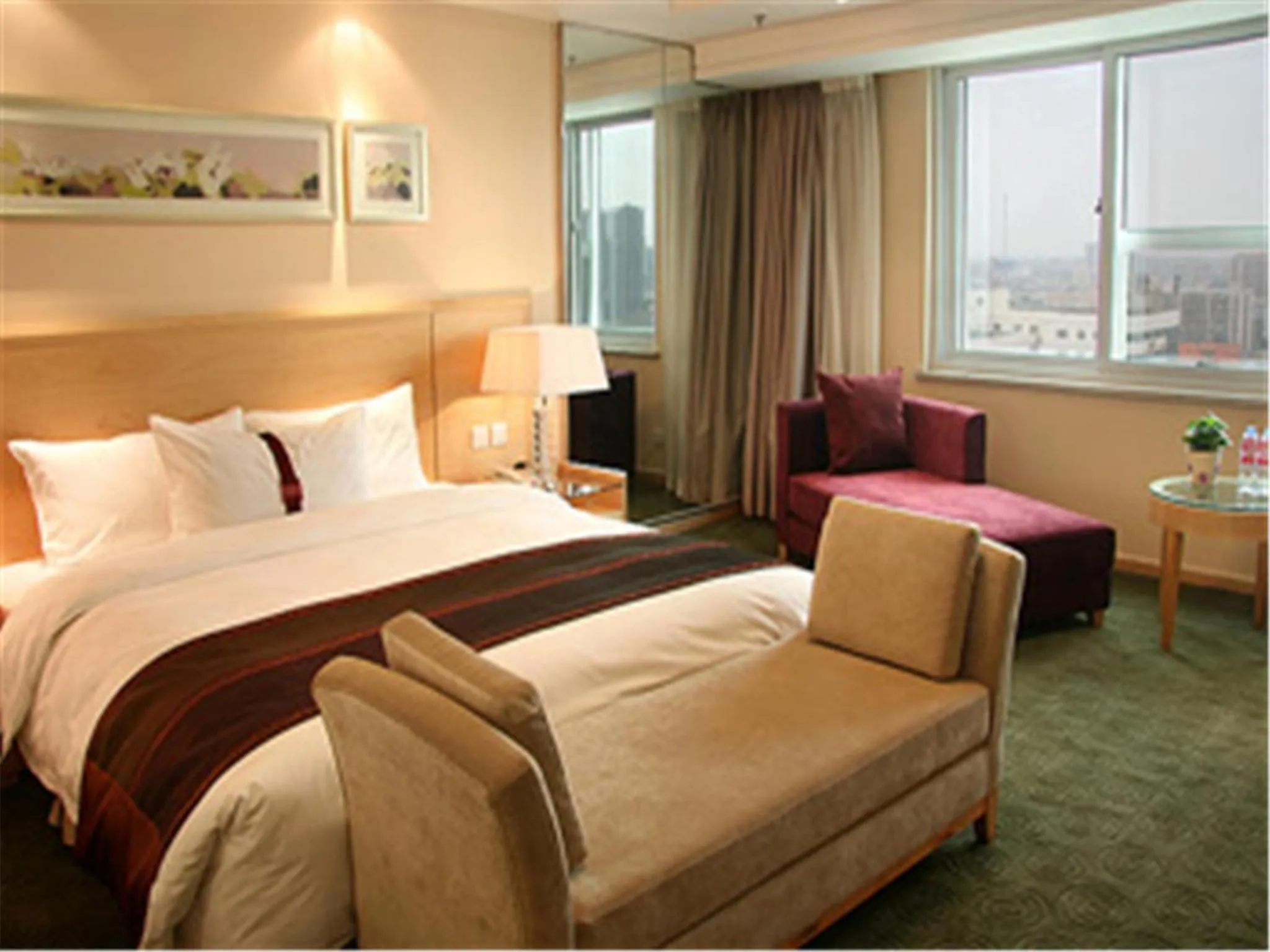 Photo of the whole room in Ramada Plaza Shenyang Citycenter