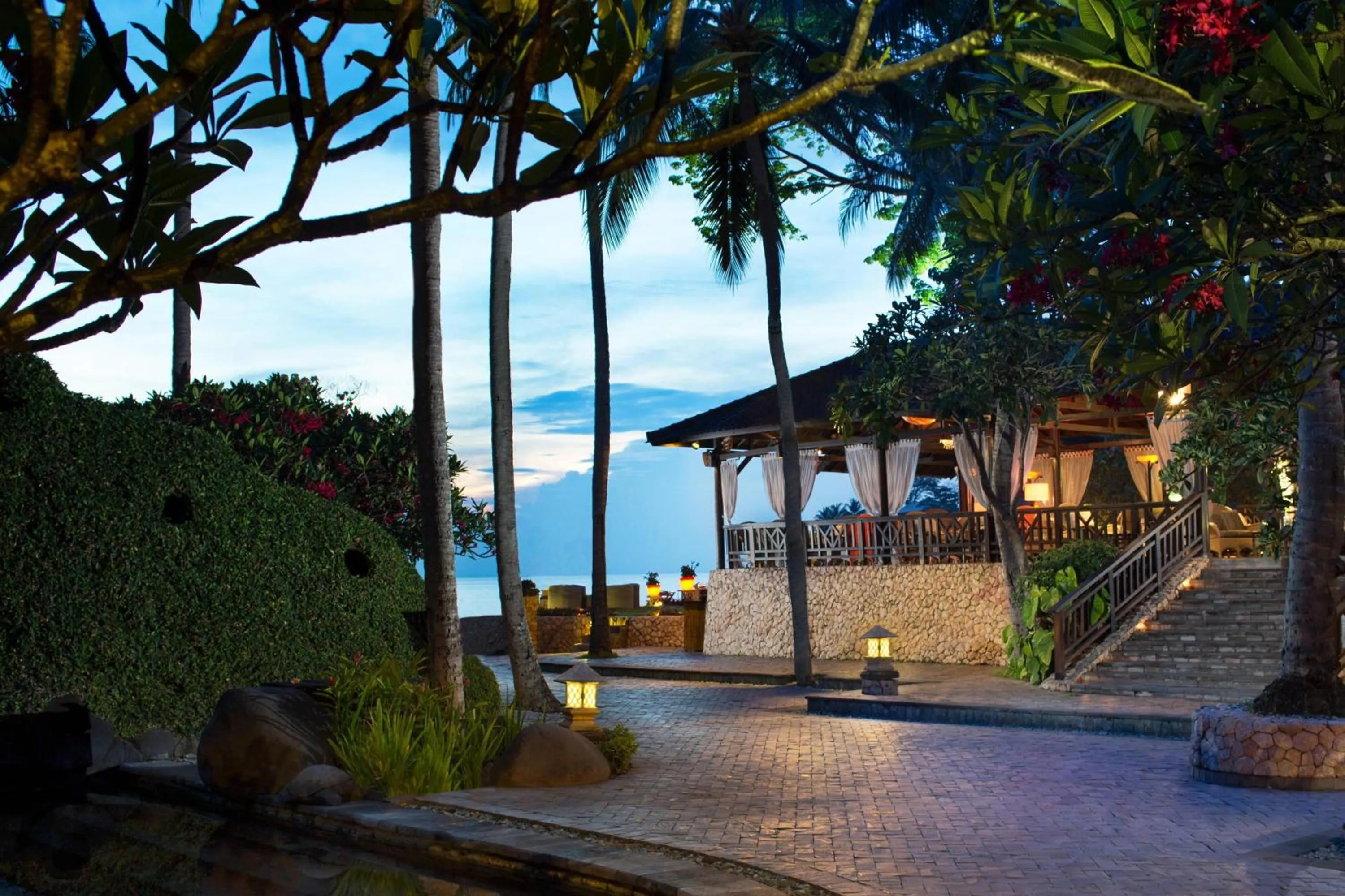 Lounge or bar in Sheraton Senggigi Beach Resort