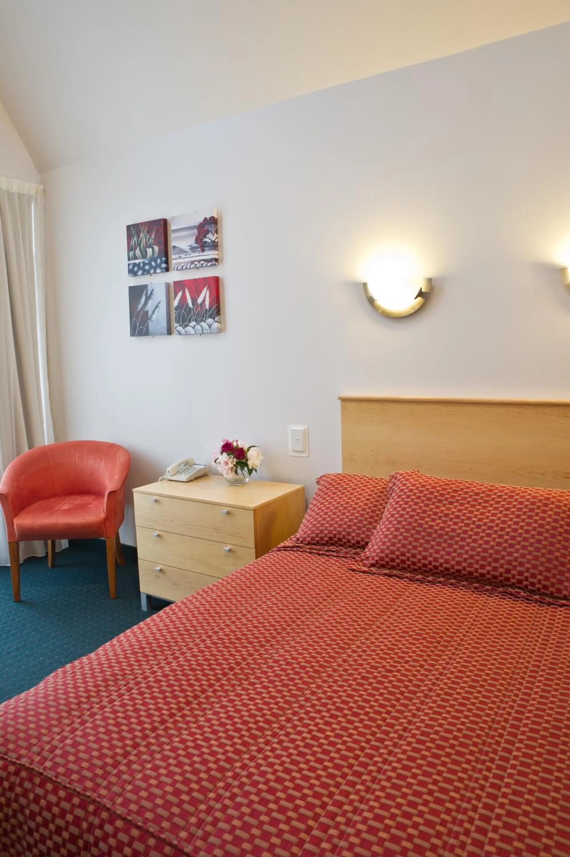 Bed in Apollo Lodge - Free Parking
