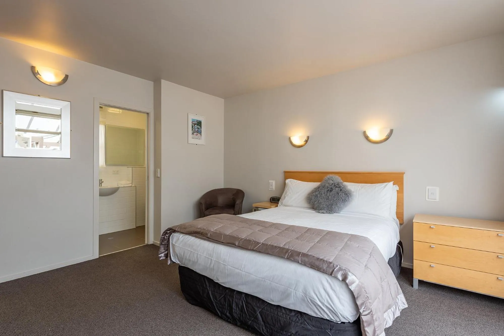 Bed in Apollo Lodge - Free Parking