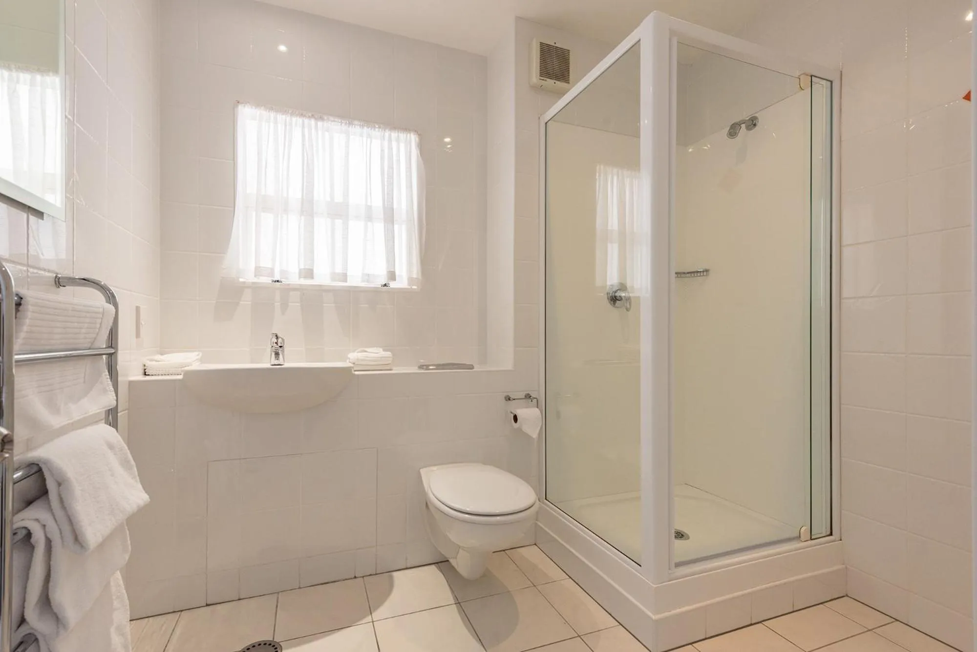 Bathroom in Apollo Lodge - Free Parking