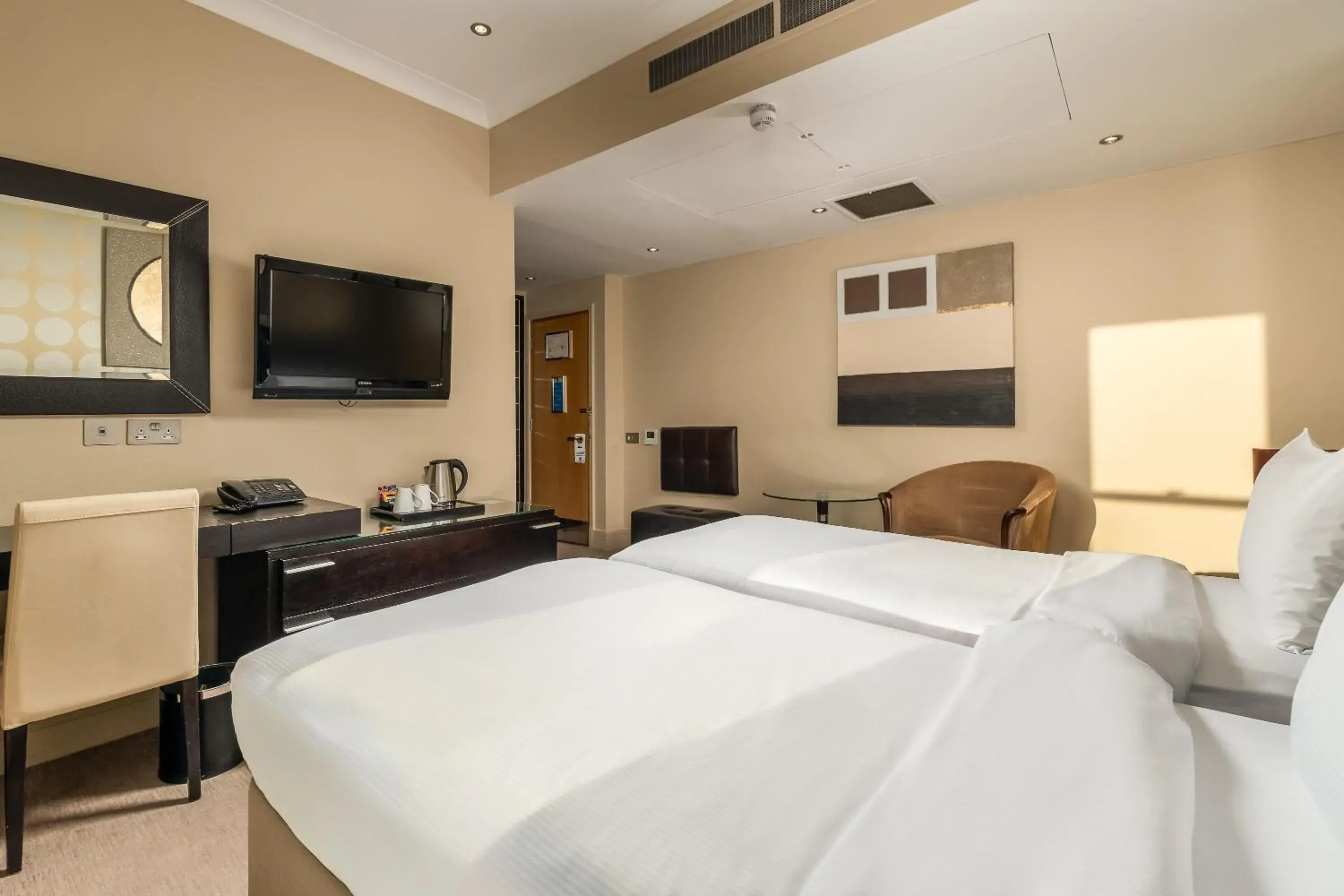 Superior Twin Room in Washington Mayfair Hotel Superior Twin Room in Washington Mayfair Hotel