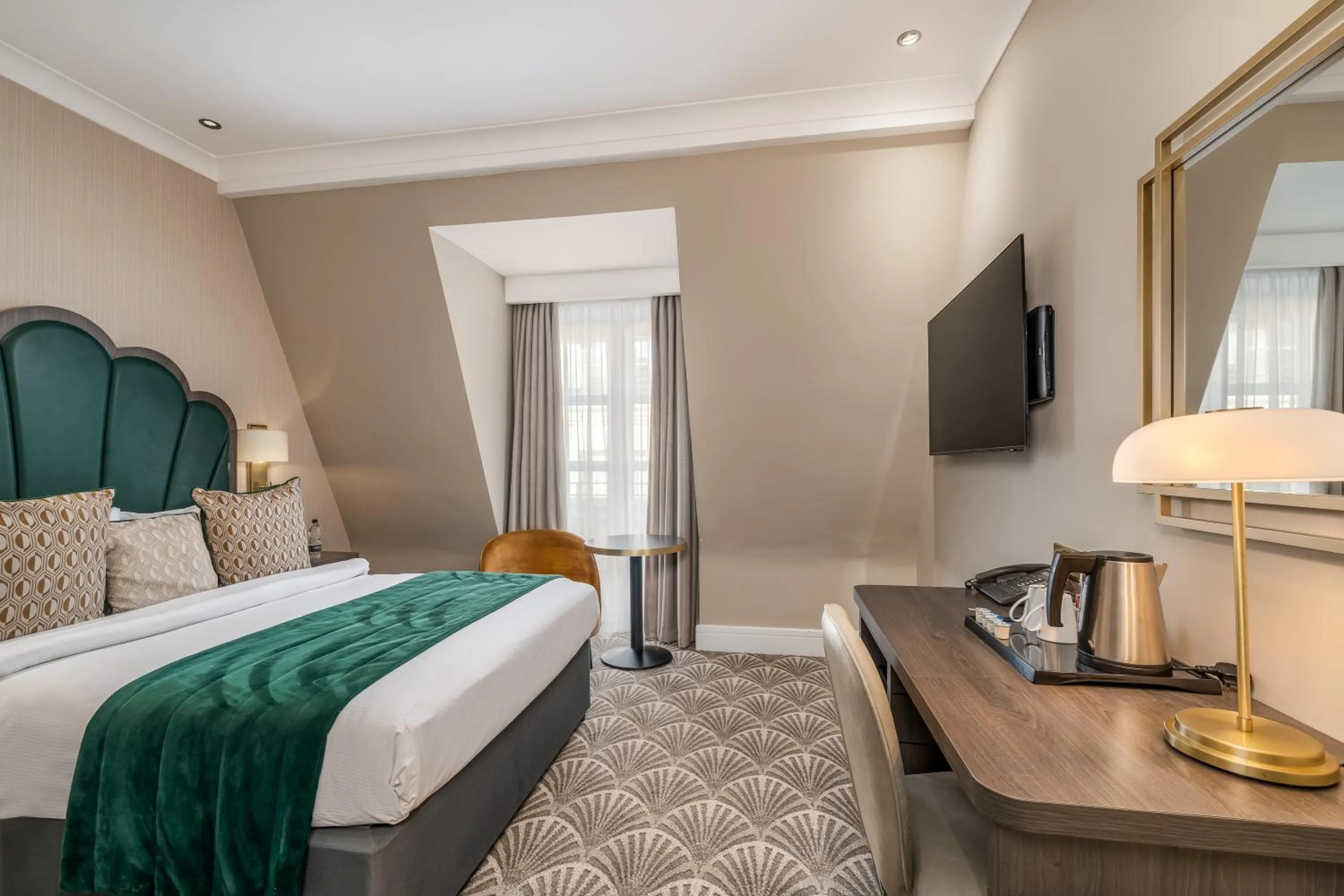 Bedroom, Bed in Washington Mayfair Hotel