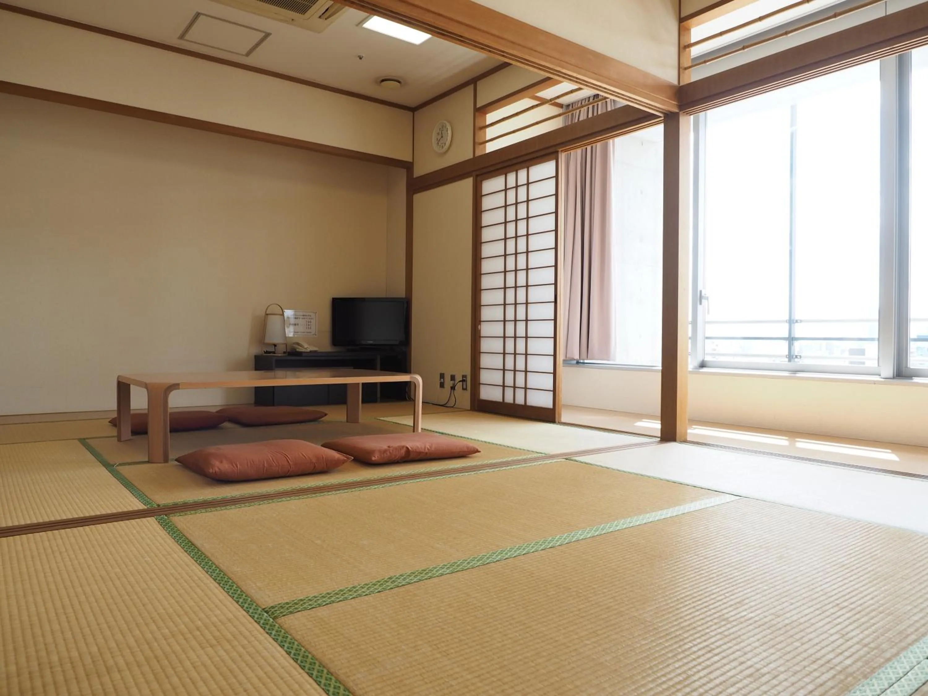 Photo of the whole room in Shin-Osaka Youth Hostel