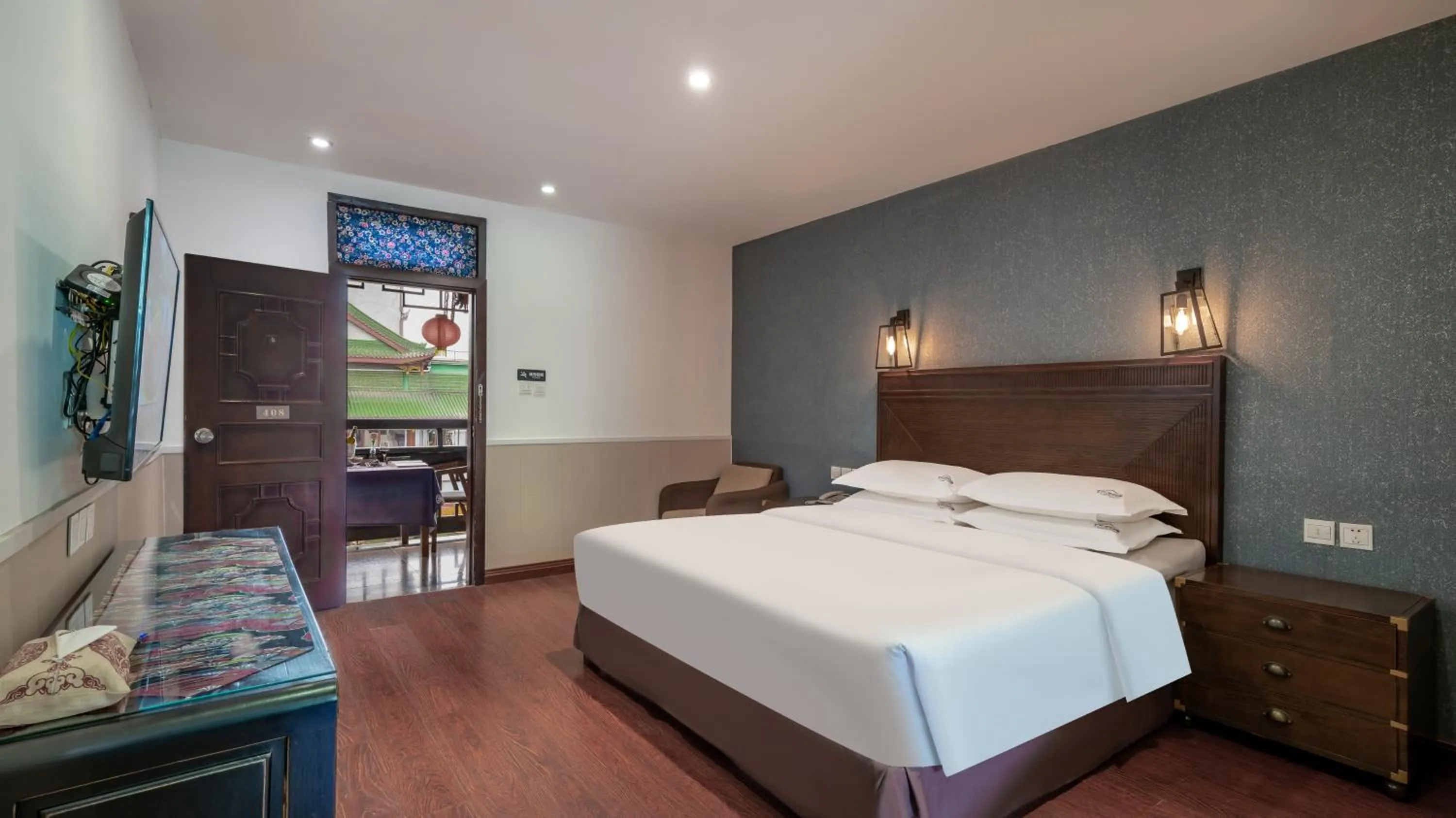 View (from property/room), Bed in Wenjun Courtyard Hotel---3mins walk from Tonghuimen metro station ,next to People`s Park, fluent English service ,travel agency