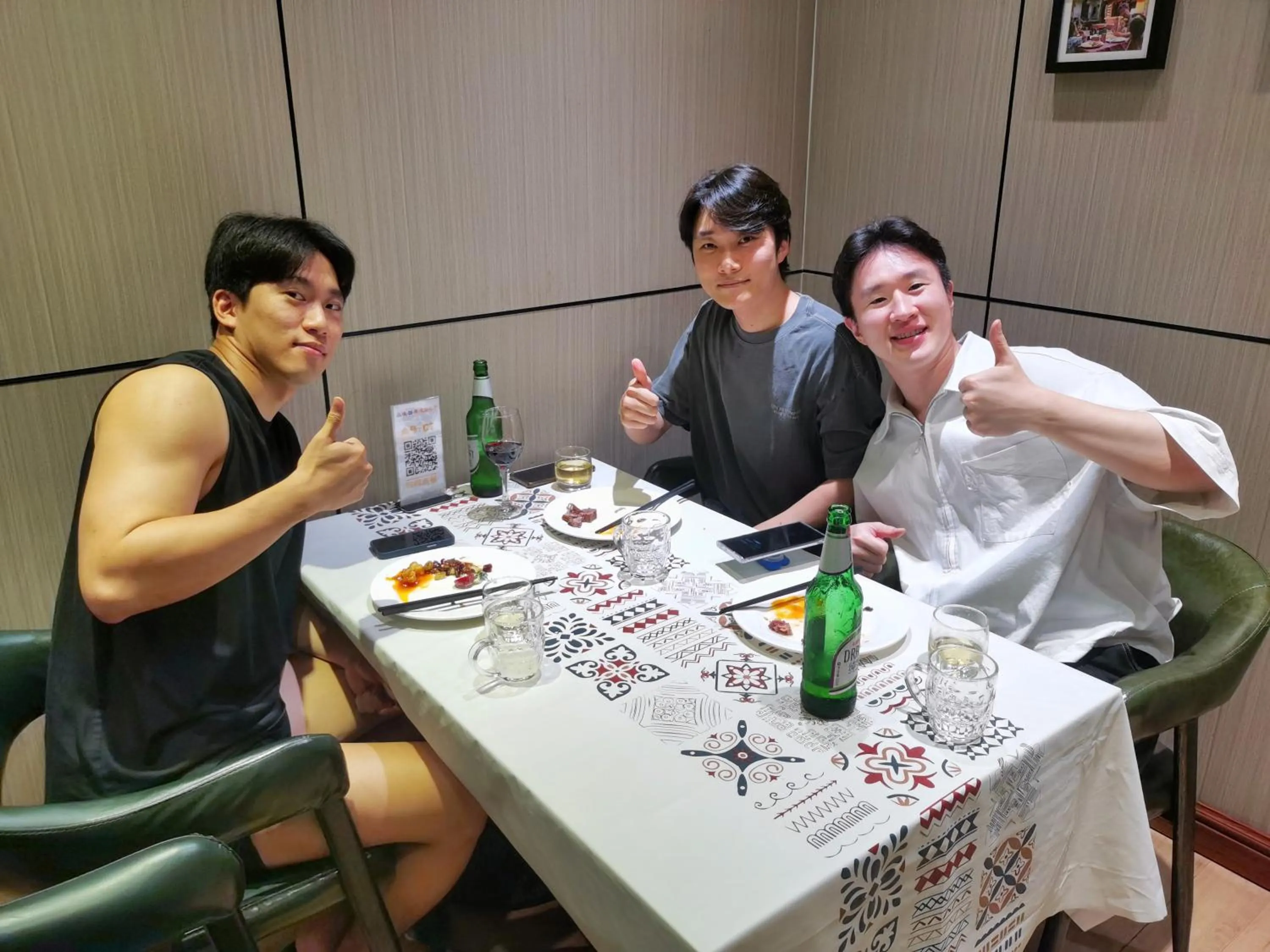 Activities in Wenjun Courtyard Hotel---3mins walk from Tonghuimen metro station ,next to People`s Park, fluent English service ,travel agency