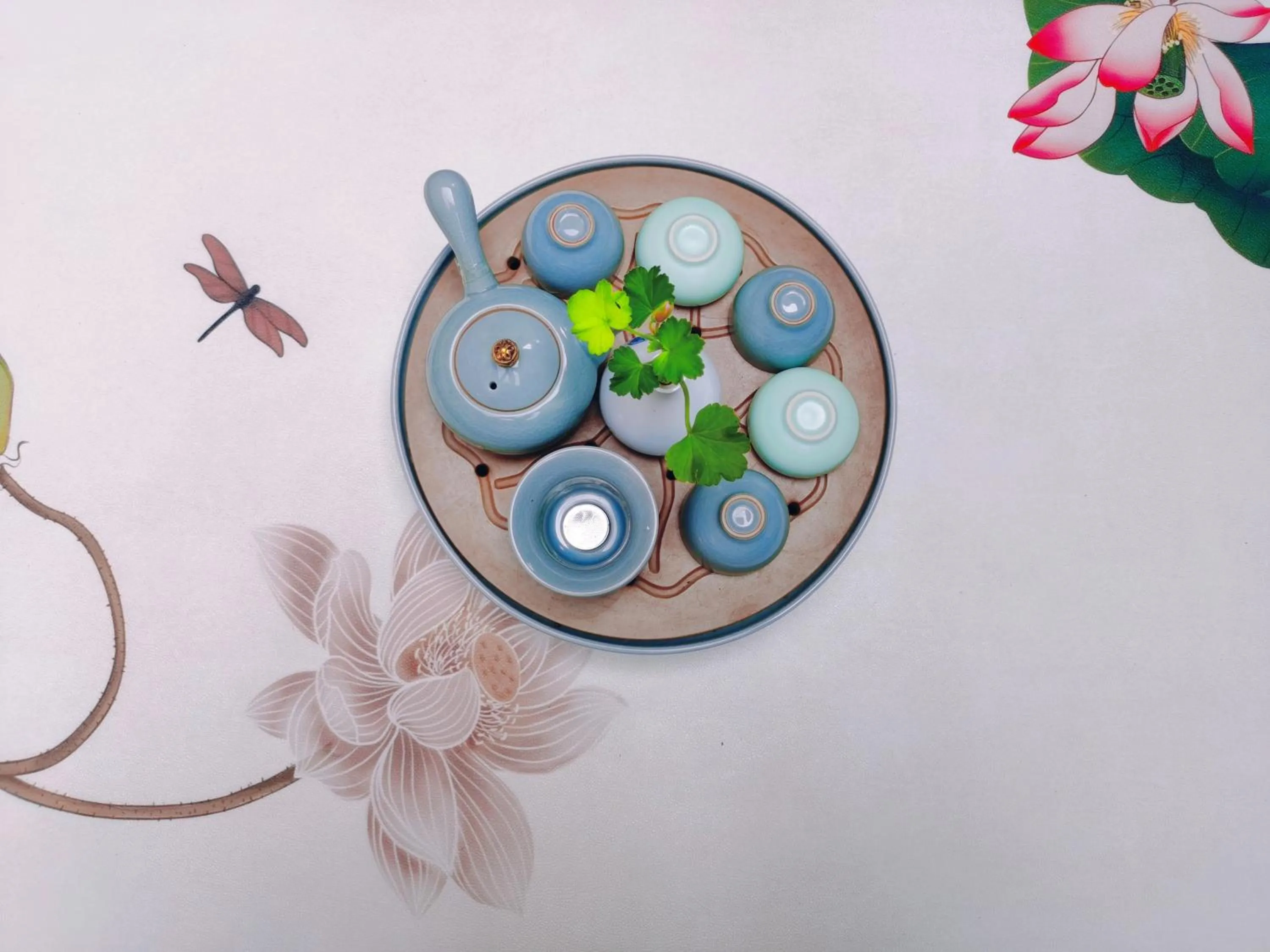 Coffee/tea facilities in Wenjun Courtyard Hotel---3mins walk from Tonghuimen metro station ,next to People`s Park, fluent English service ,travel agency