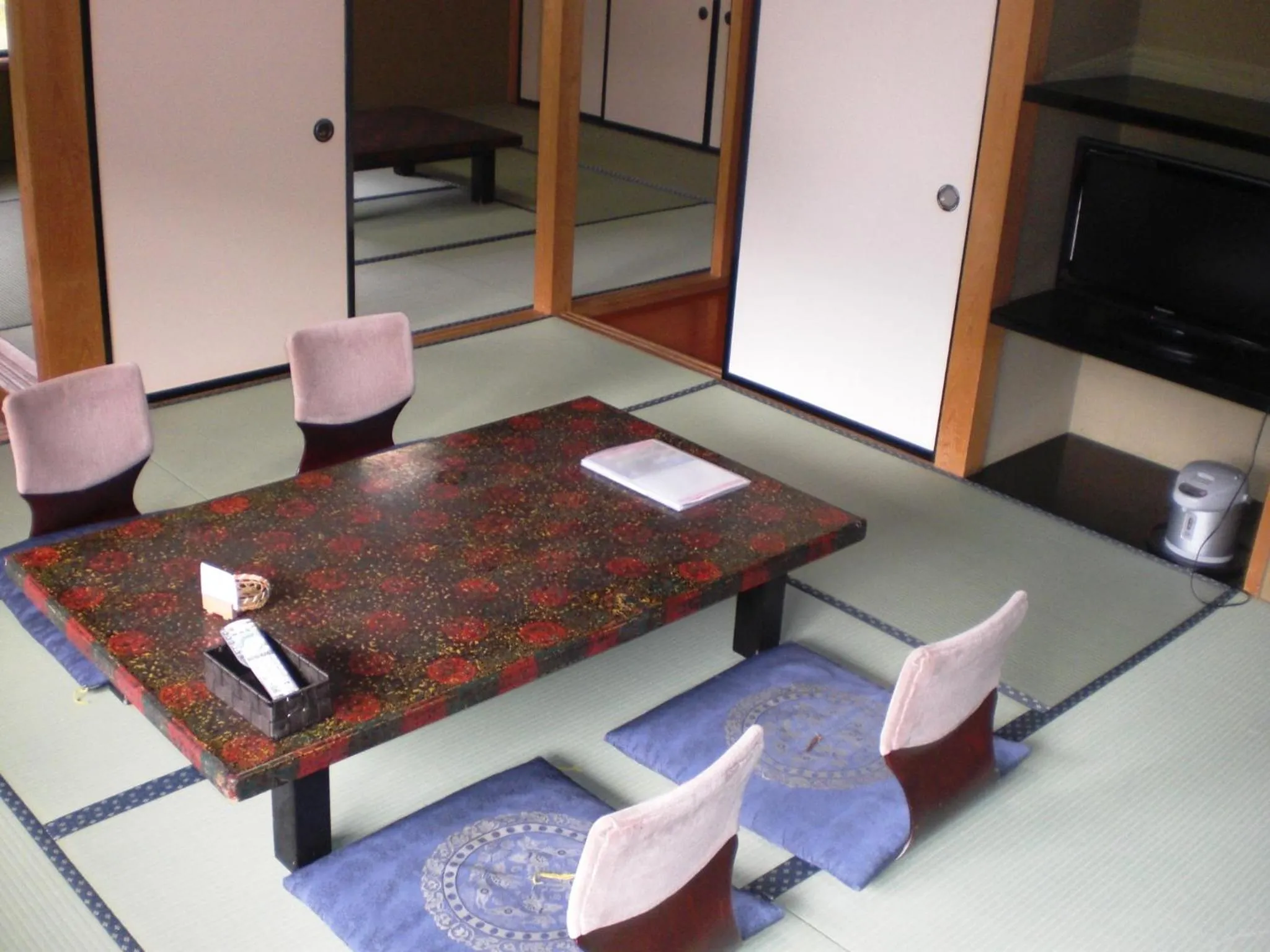 TV and multimedia in Okada Ryokan Warakutei