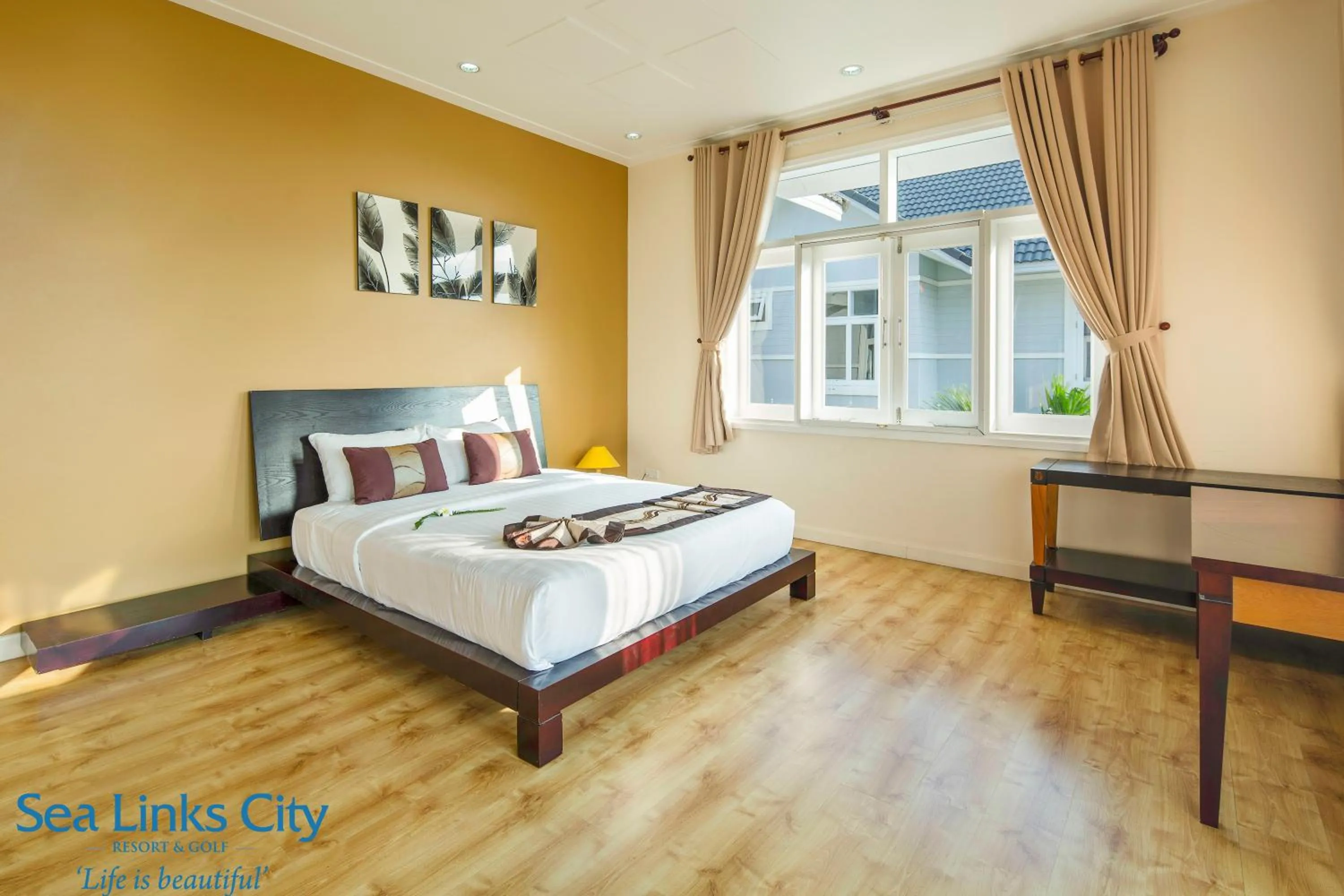 Bedroom, Bed in Sea Links Beach Villa