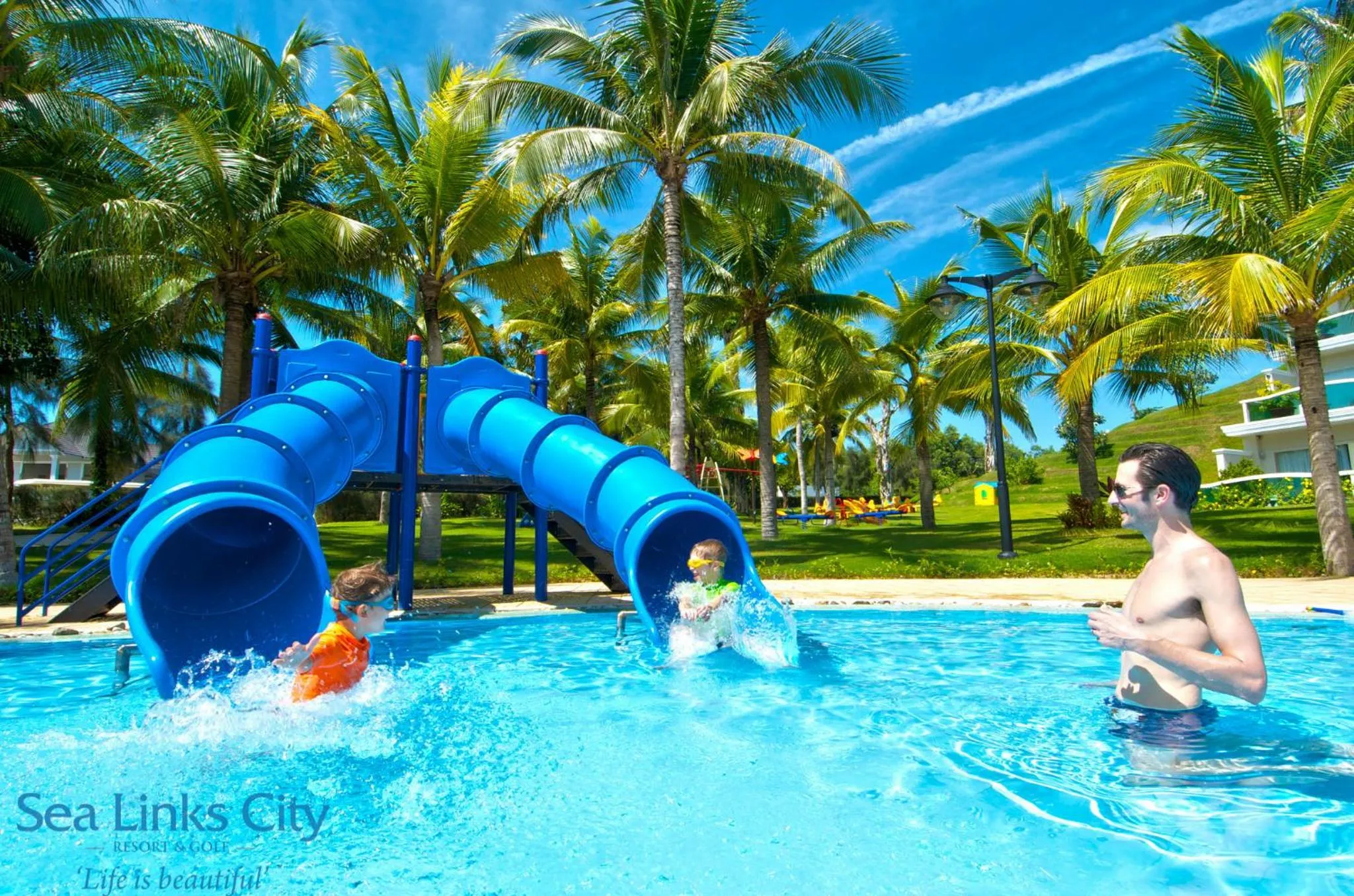 Swimming pool in Sea Links Beach Villa