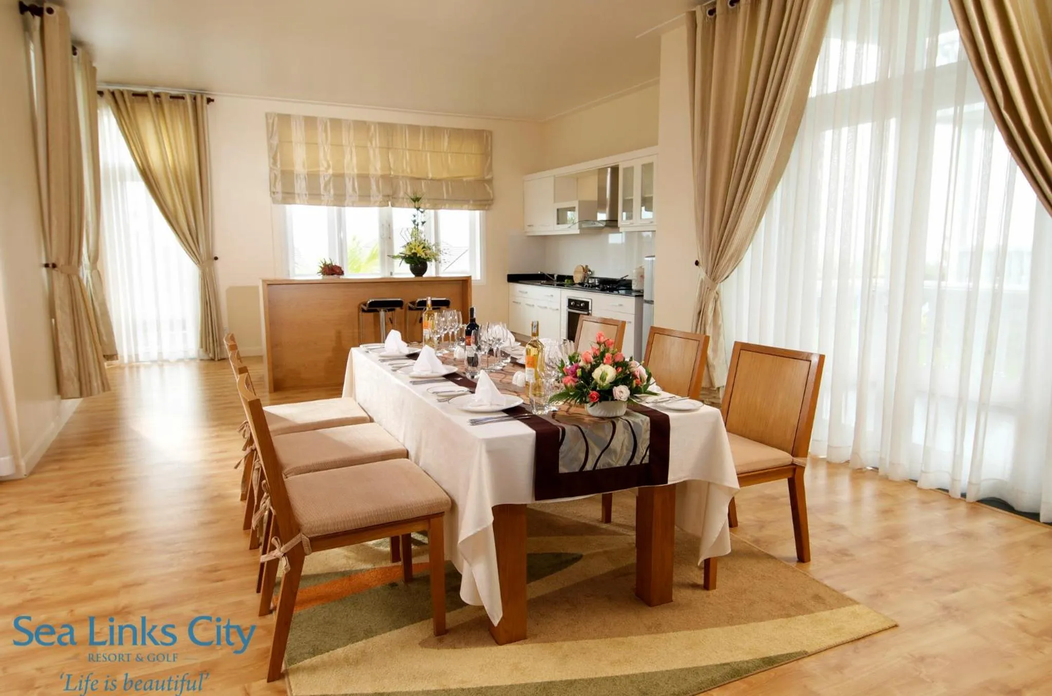 Kitchen or kitchenette in Sea Links Beach Villa