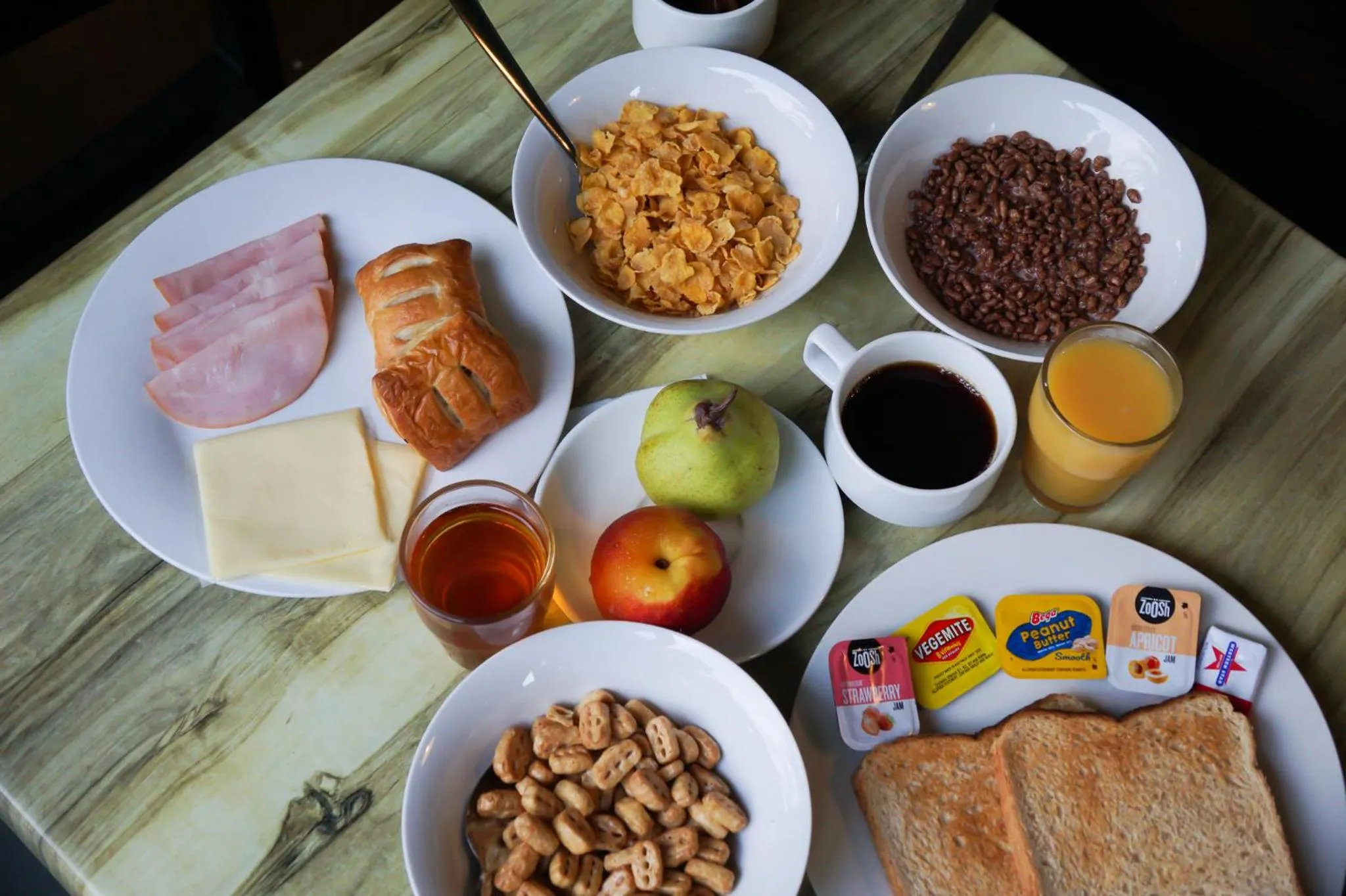 Food and drinks in Hides Hotel