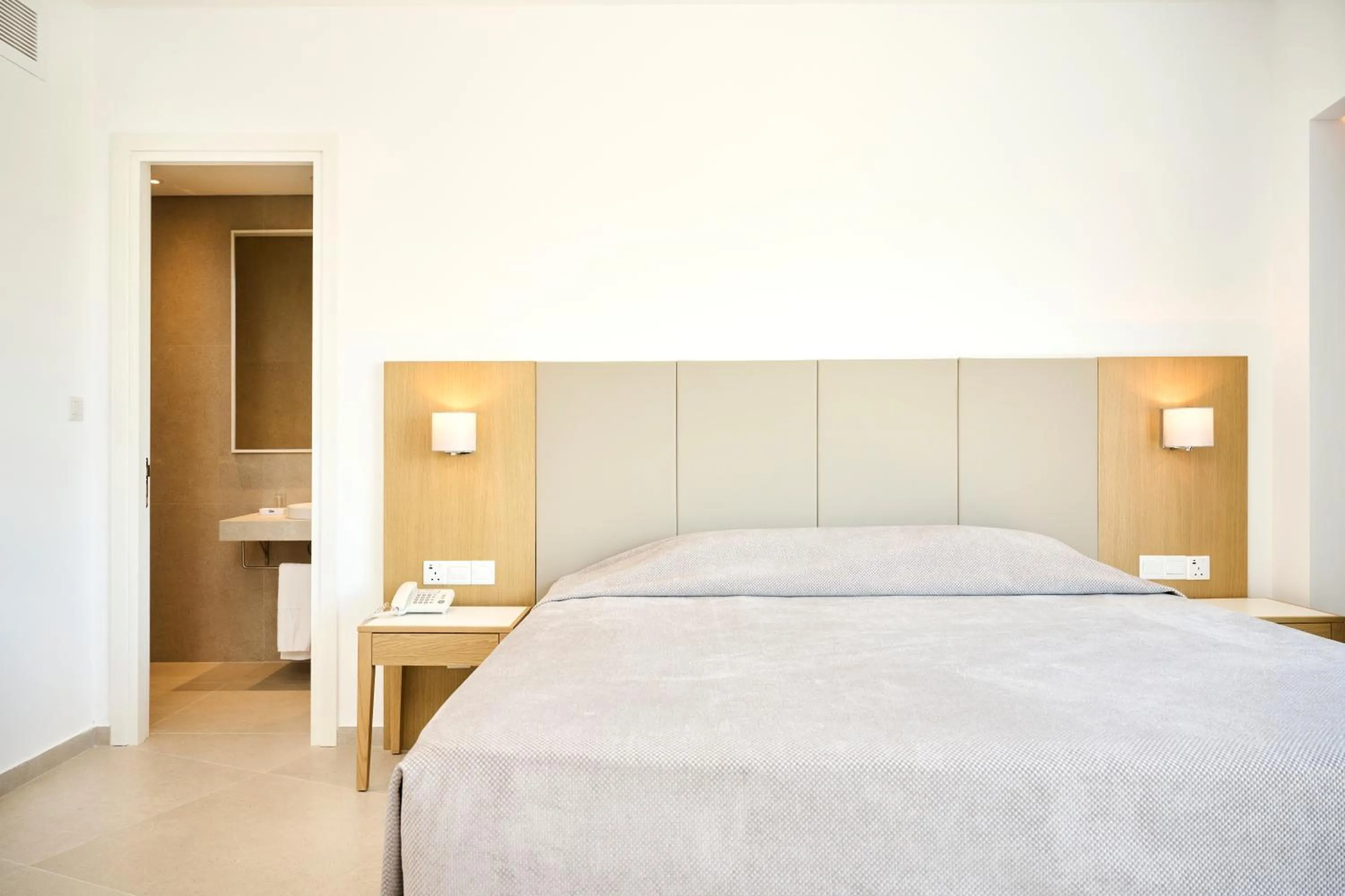 Bed in Sunrise Oasis Hotel & Waterpark