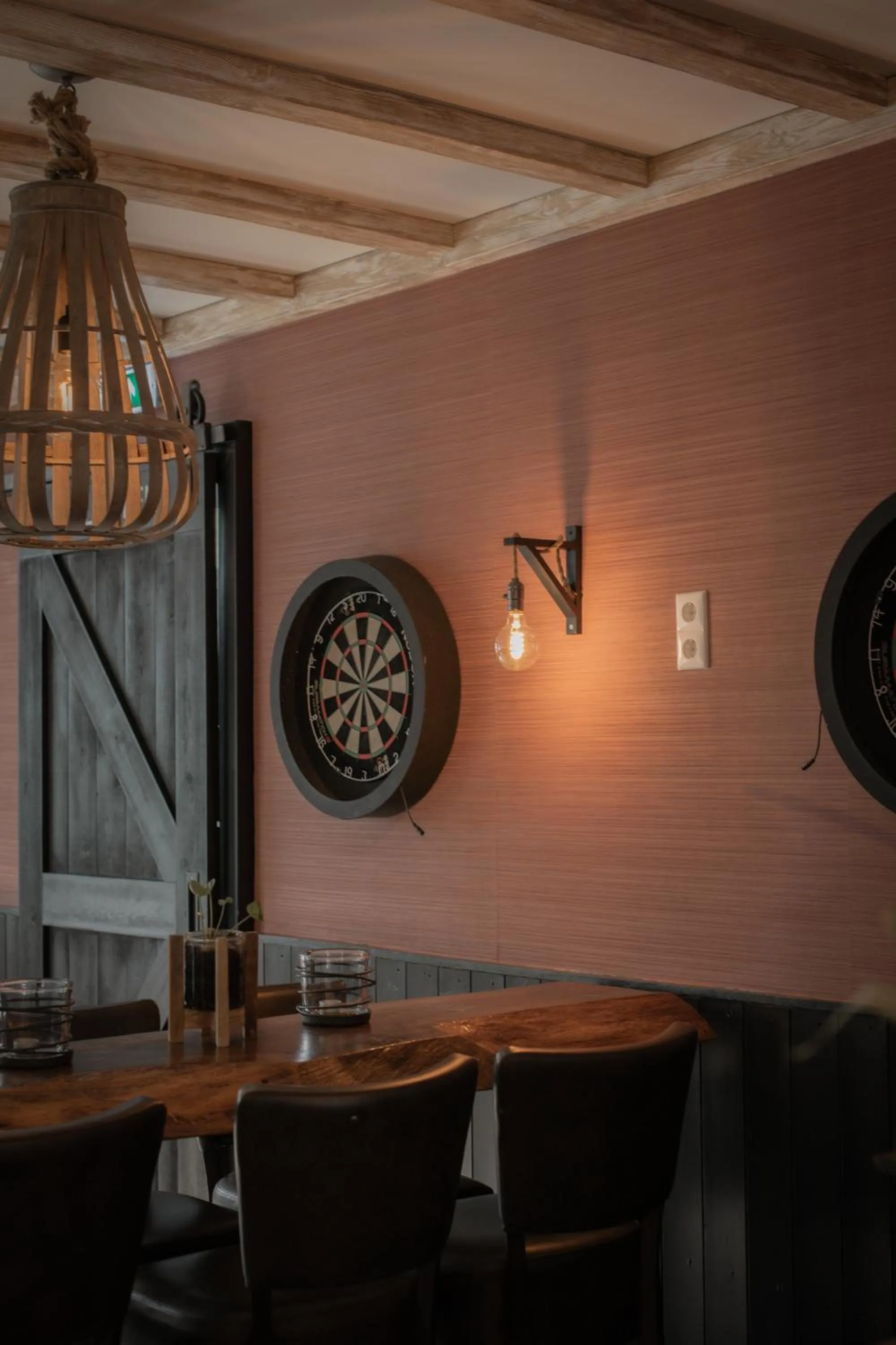 Darts in Hotel Groede