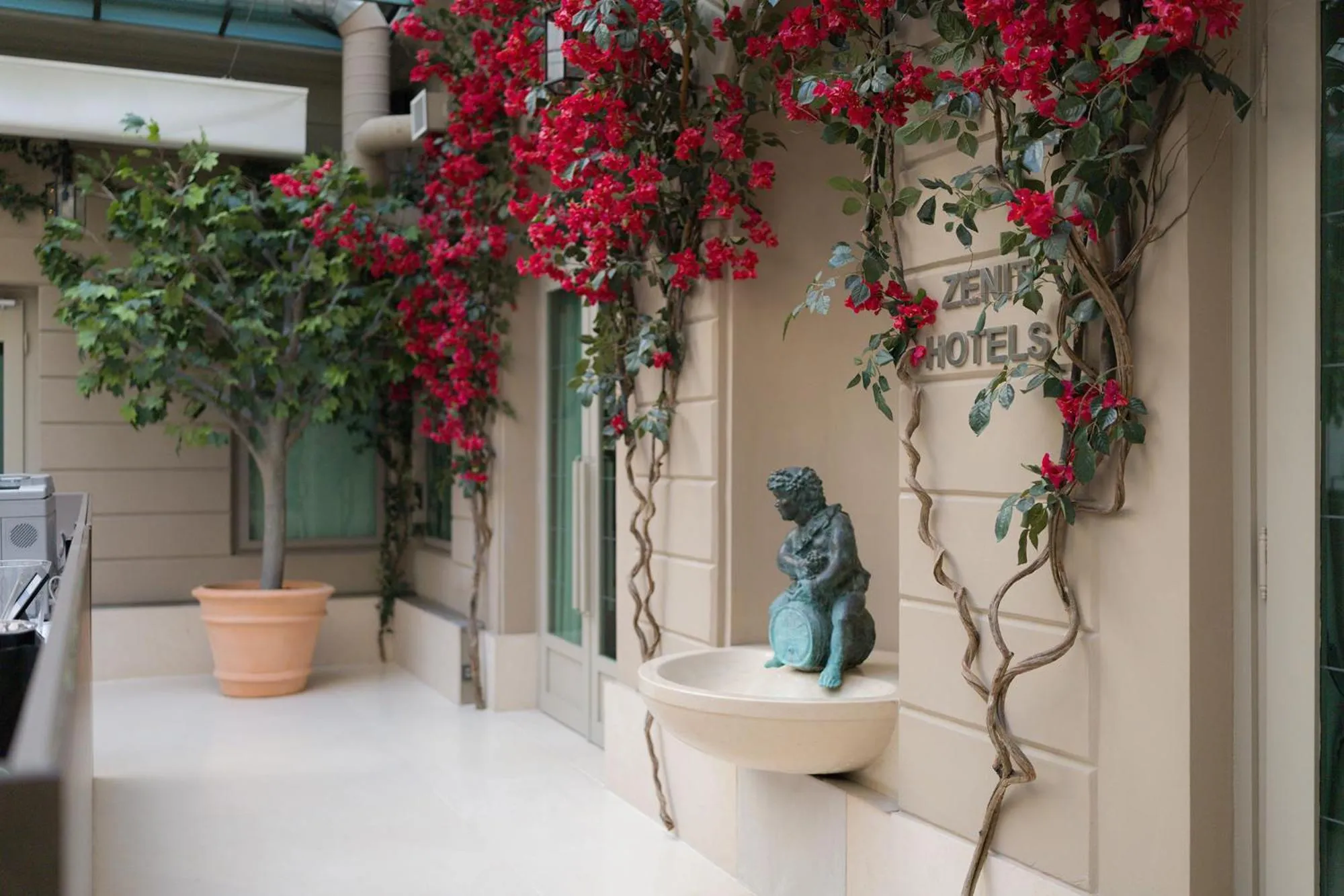 Lobby or reception in Hotel Zenit Budapest Palace