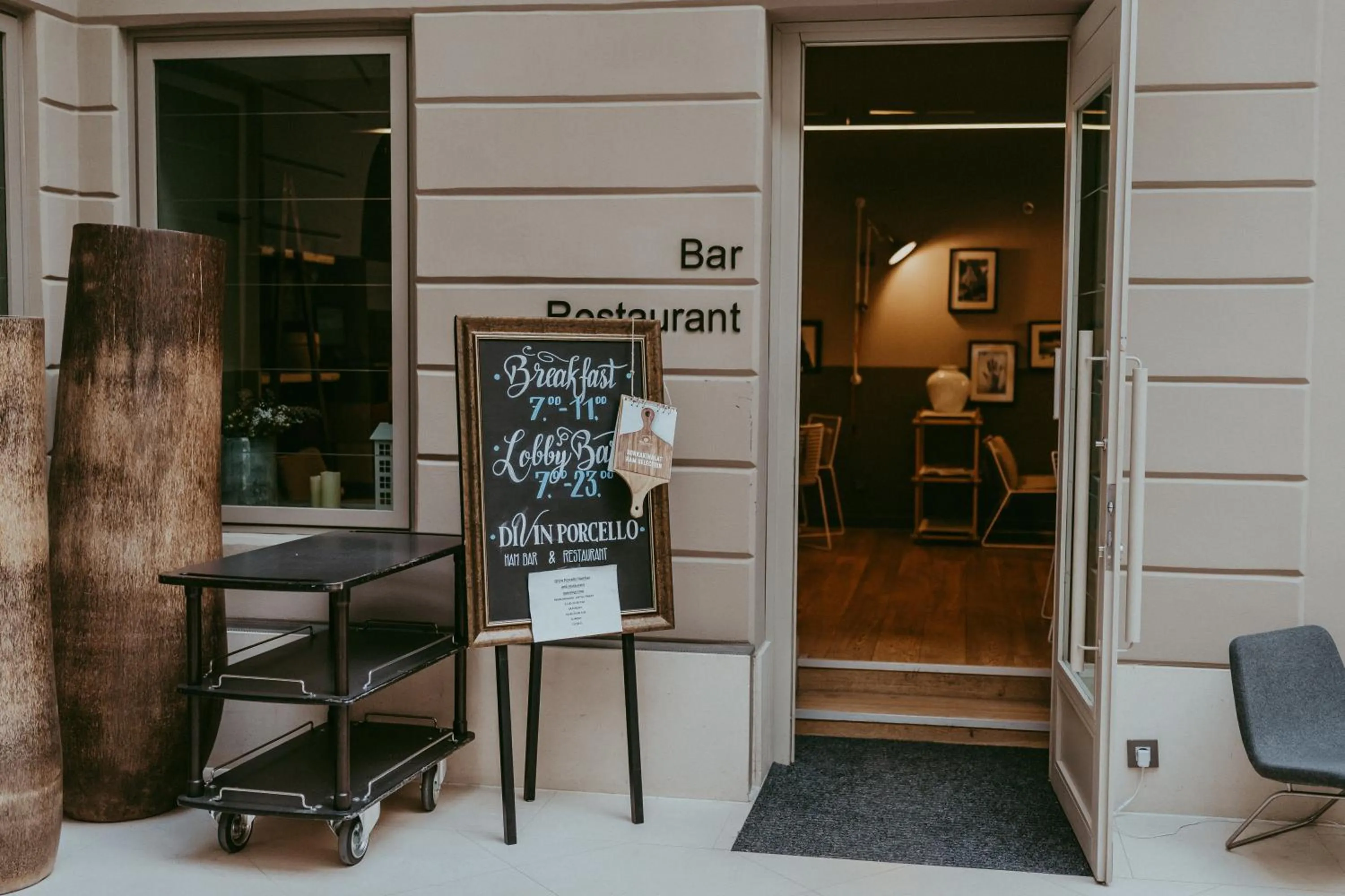 Lounge or bar in Hotel Zenit Budapest Palace
