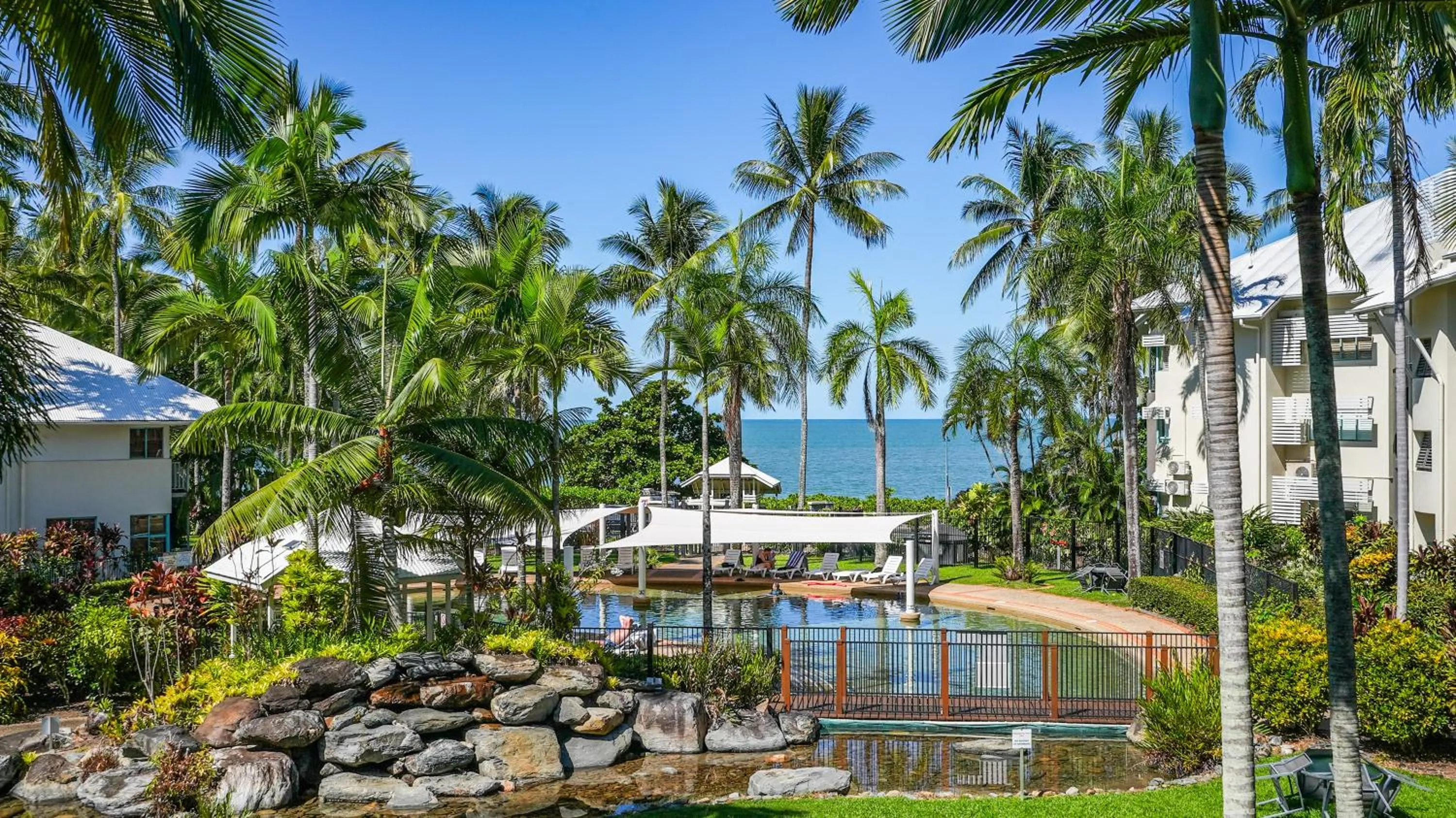 Coral Sands Beachfront Resort