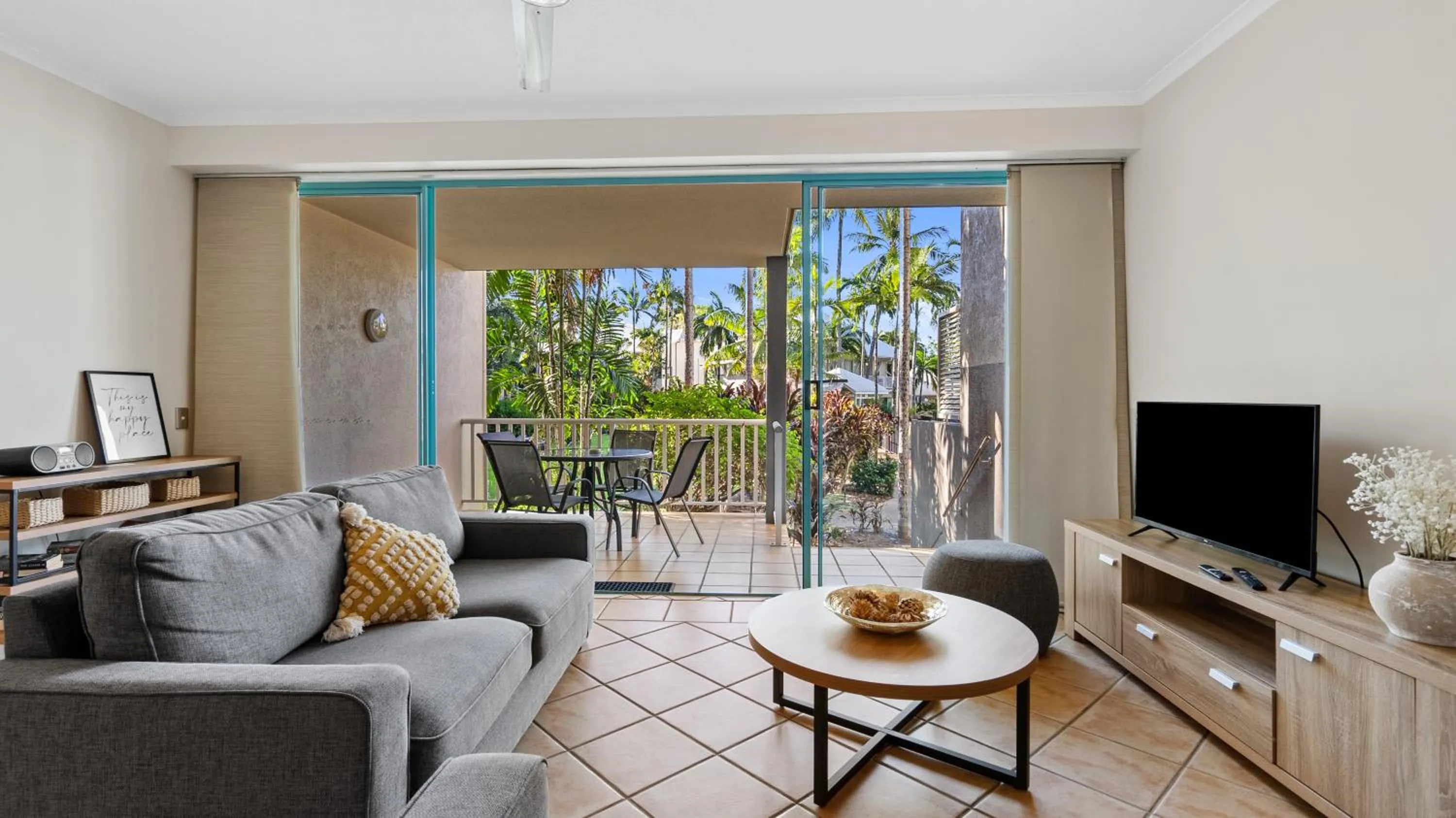 Coral Sands Beachfront Resort