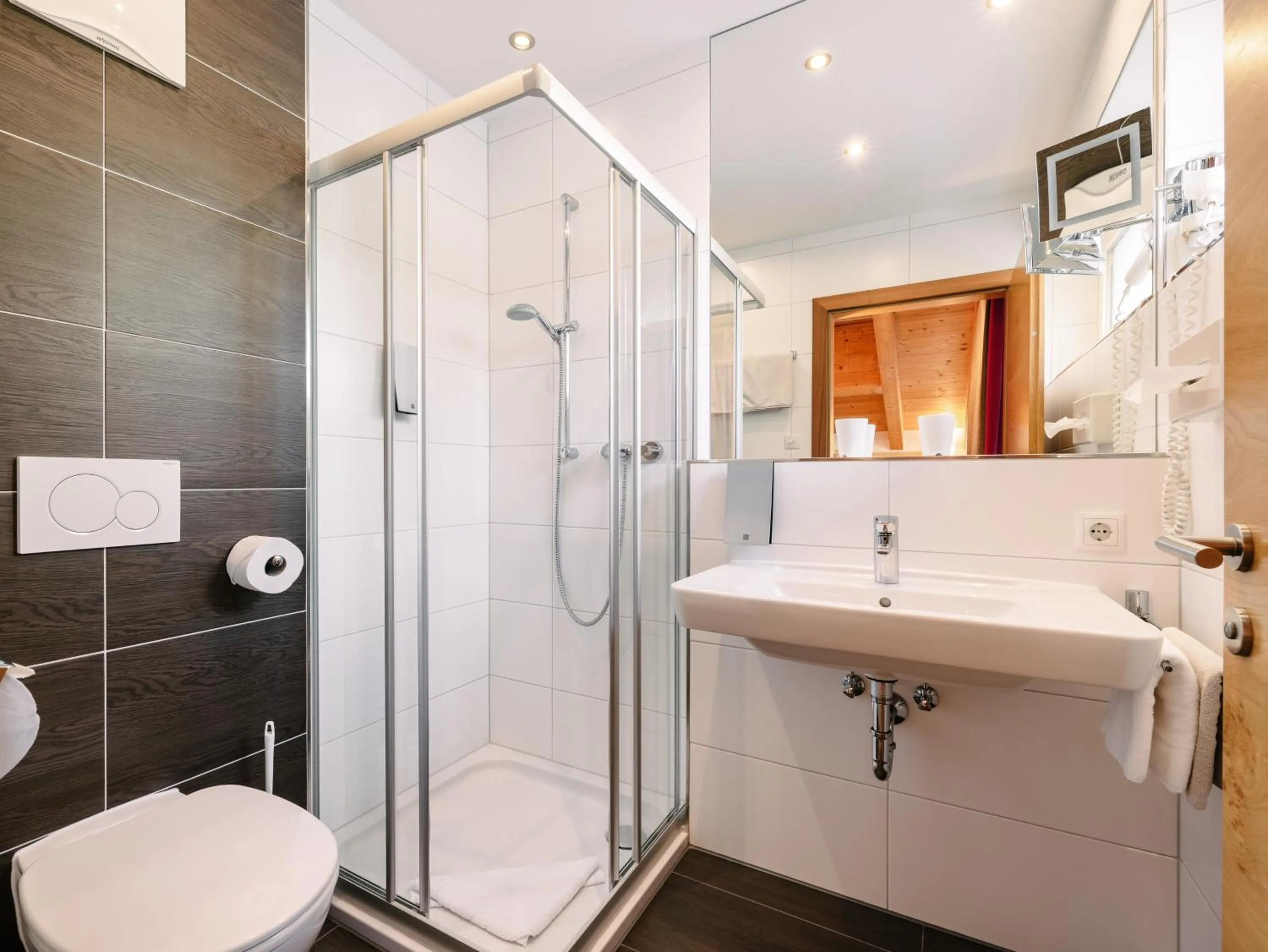 Bathroom in Alpinhotel Monte Superior - Silvretta Card Premium Betrieb