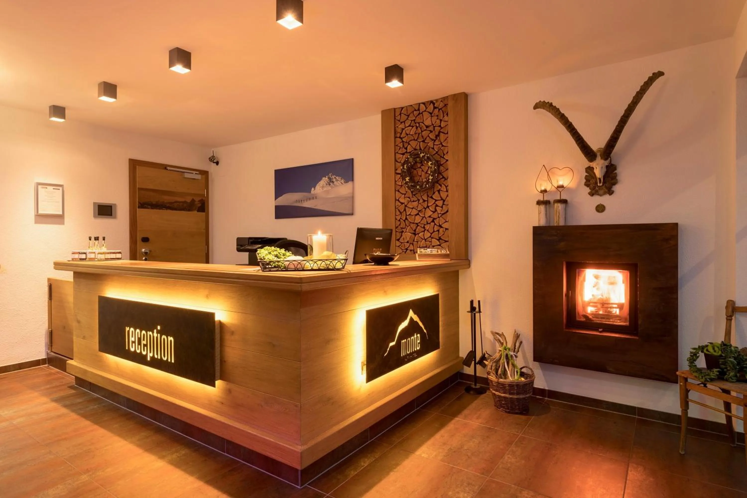 Lobby or reception in Alpinhotel Monte Superior - Silvretta Card Premium Betrieb
