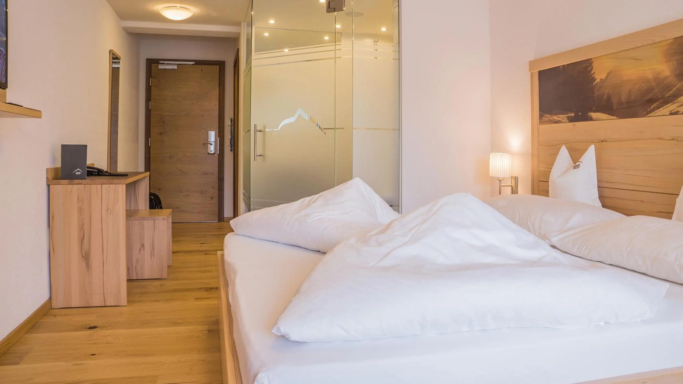 Bed in Alpinhotel Monte Superior - Silvretta Card Premium Betrieb