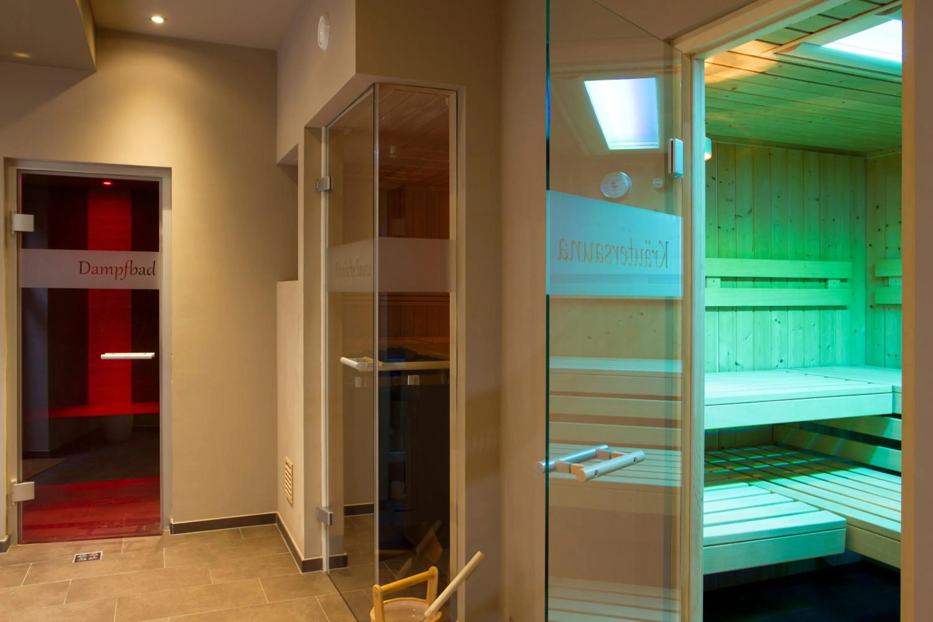 Spa and wellness centre/facilities, Bed in Alpinhotel Monte Superior - Silvretta Card Premium Betrieb