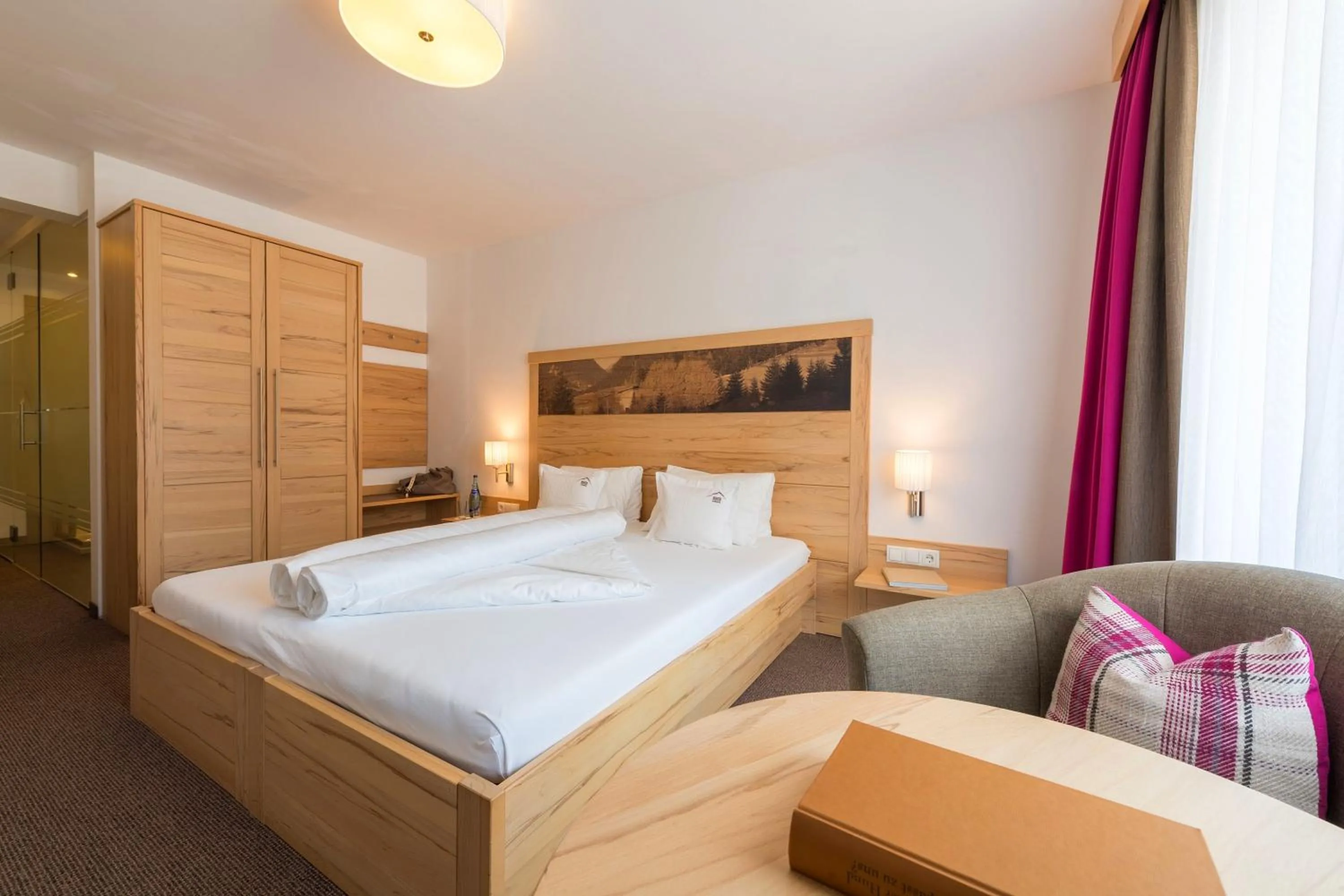 Bed in Alpinhotel Monte Superior - Silvretta Card Premium Betrieb