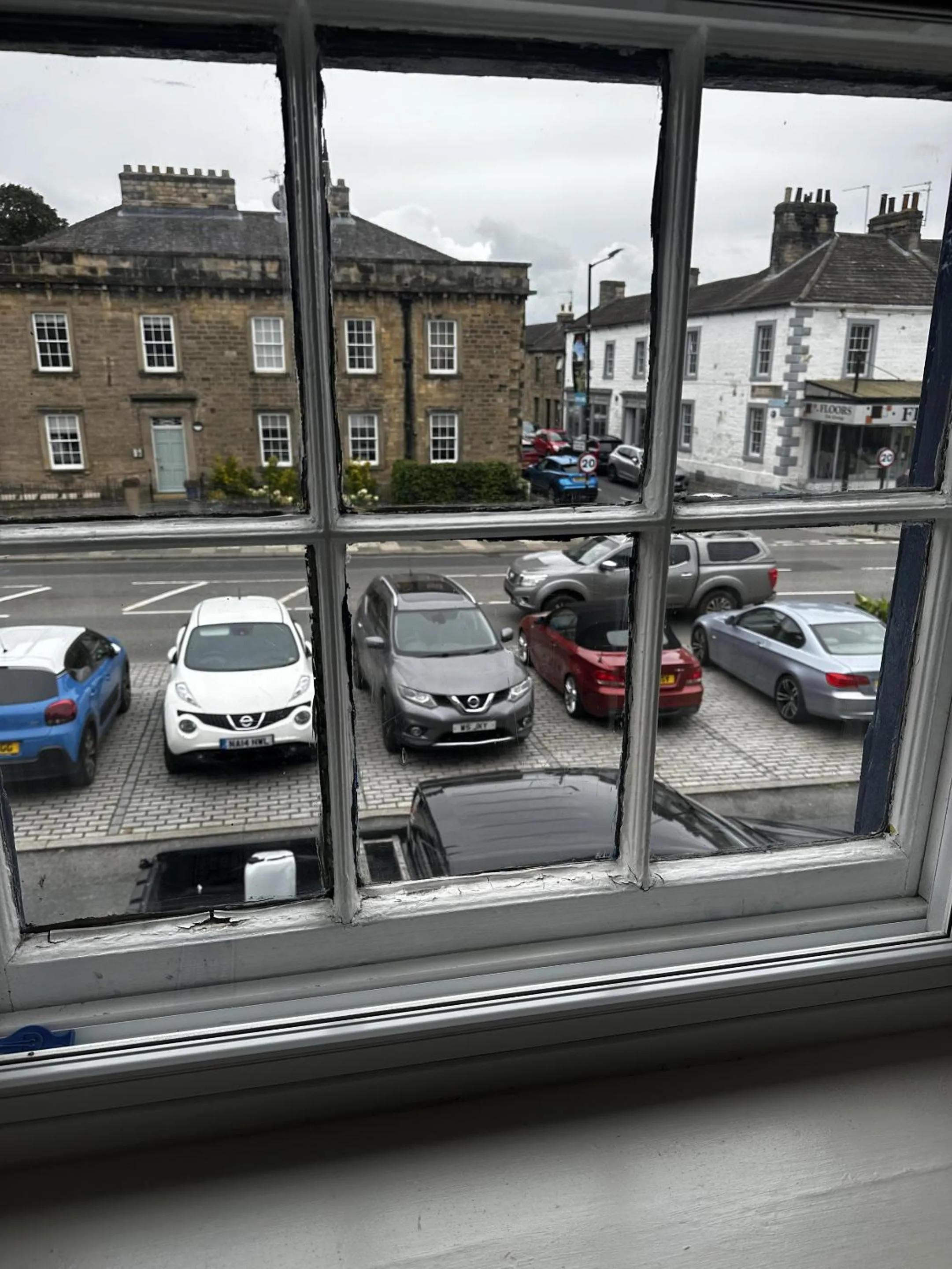 Bedroom in The Cricketers Arms