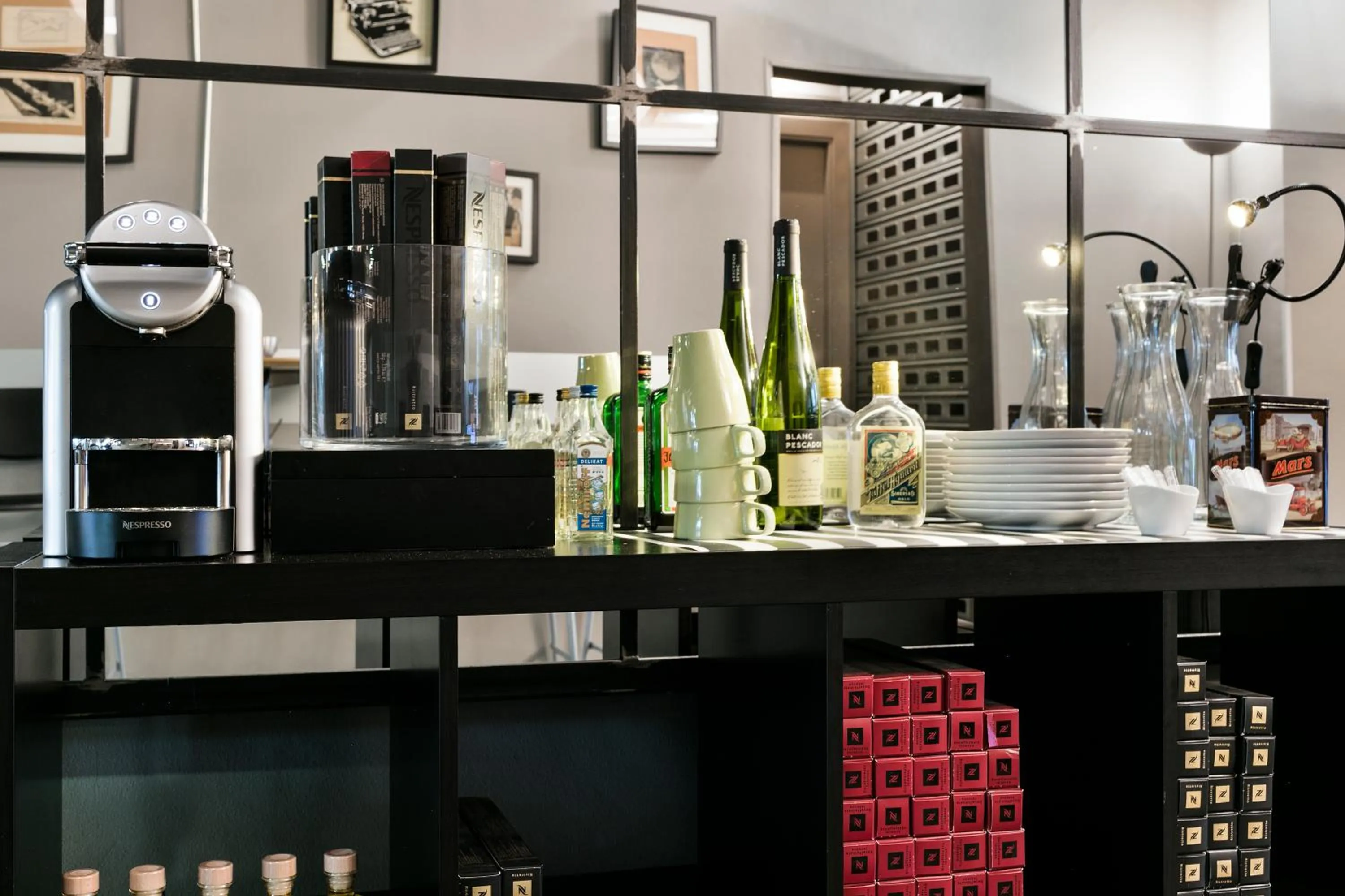 Coffee/tea facilities in Fira Apartments by gaiarooms