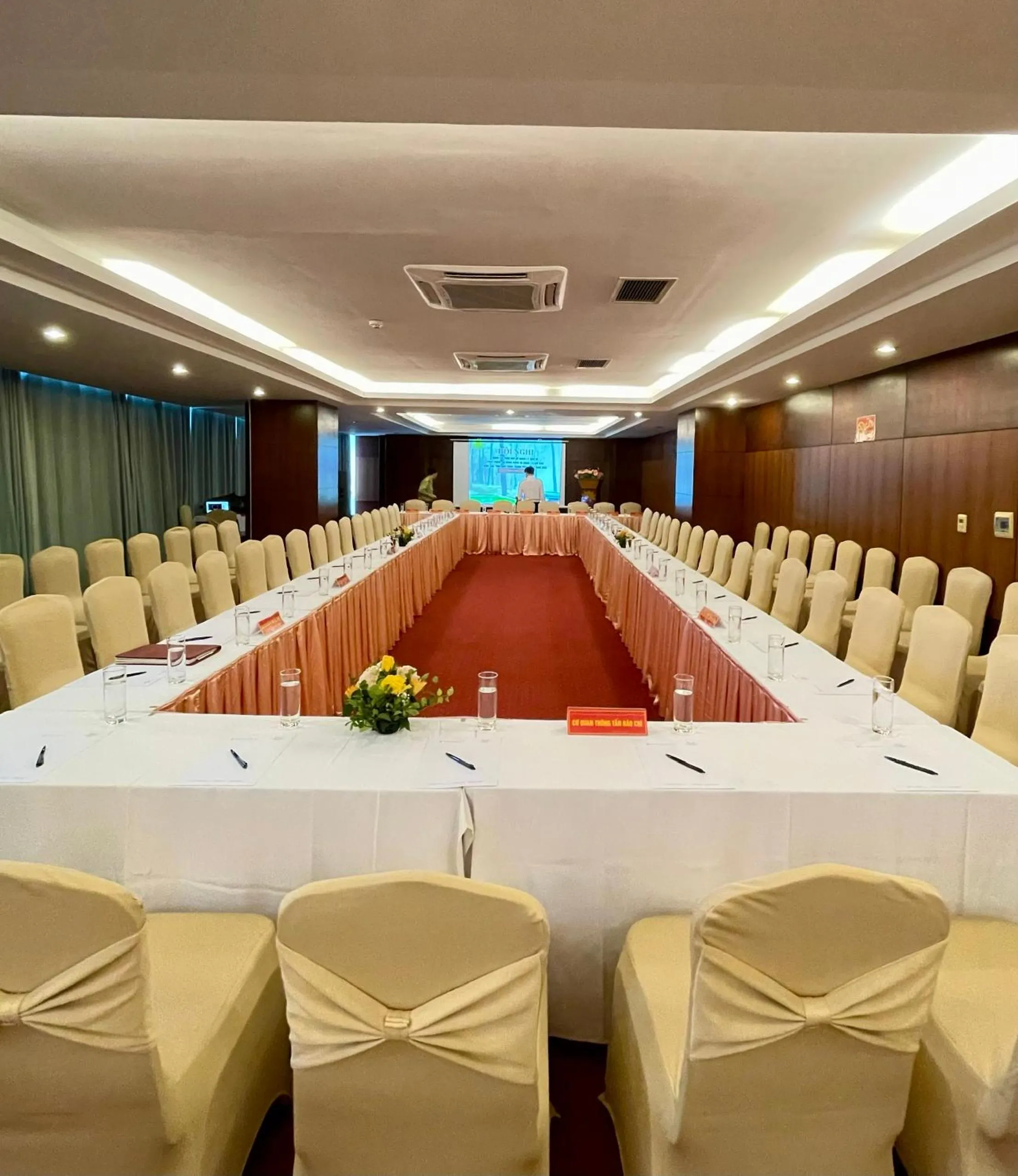 Meeting/conference room in Muong Thanh Grand Xa La Hotel