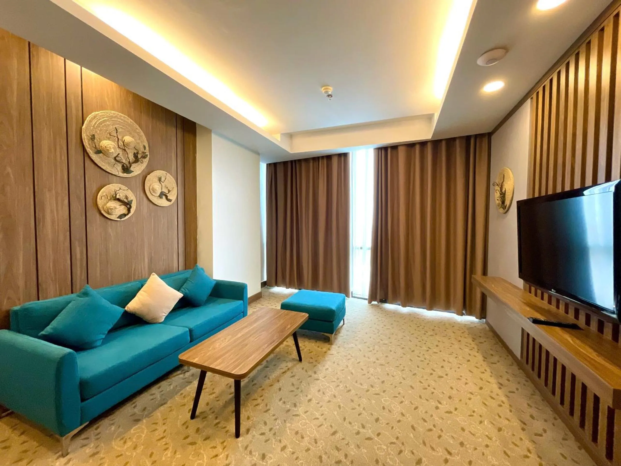 Communal lounge/ TV room in Muong Thanh Grand Xa La Hotel