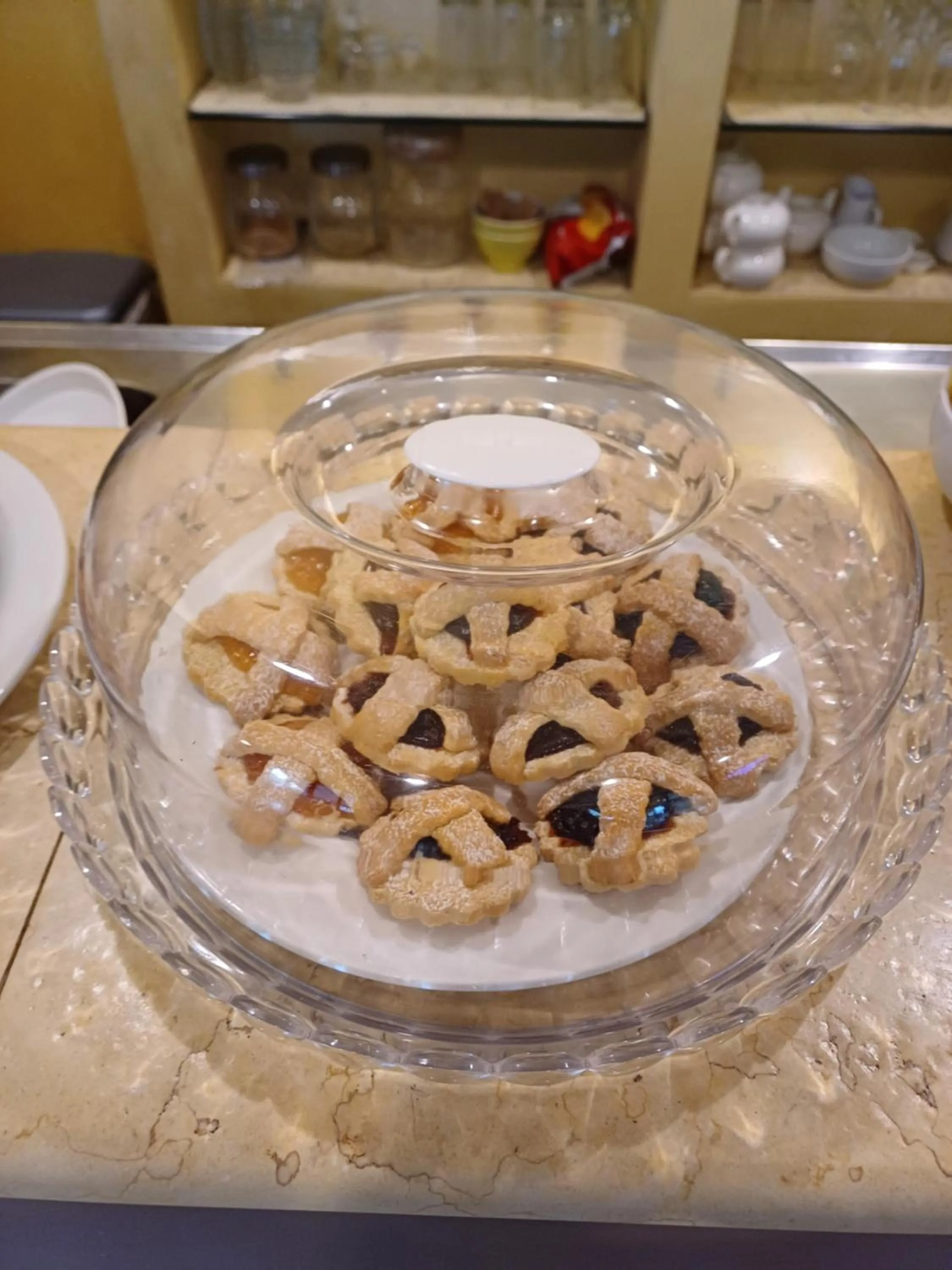 Restaurant/places to eat in Hotel Promenade