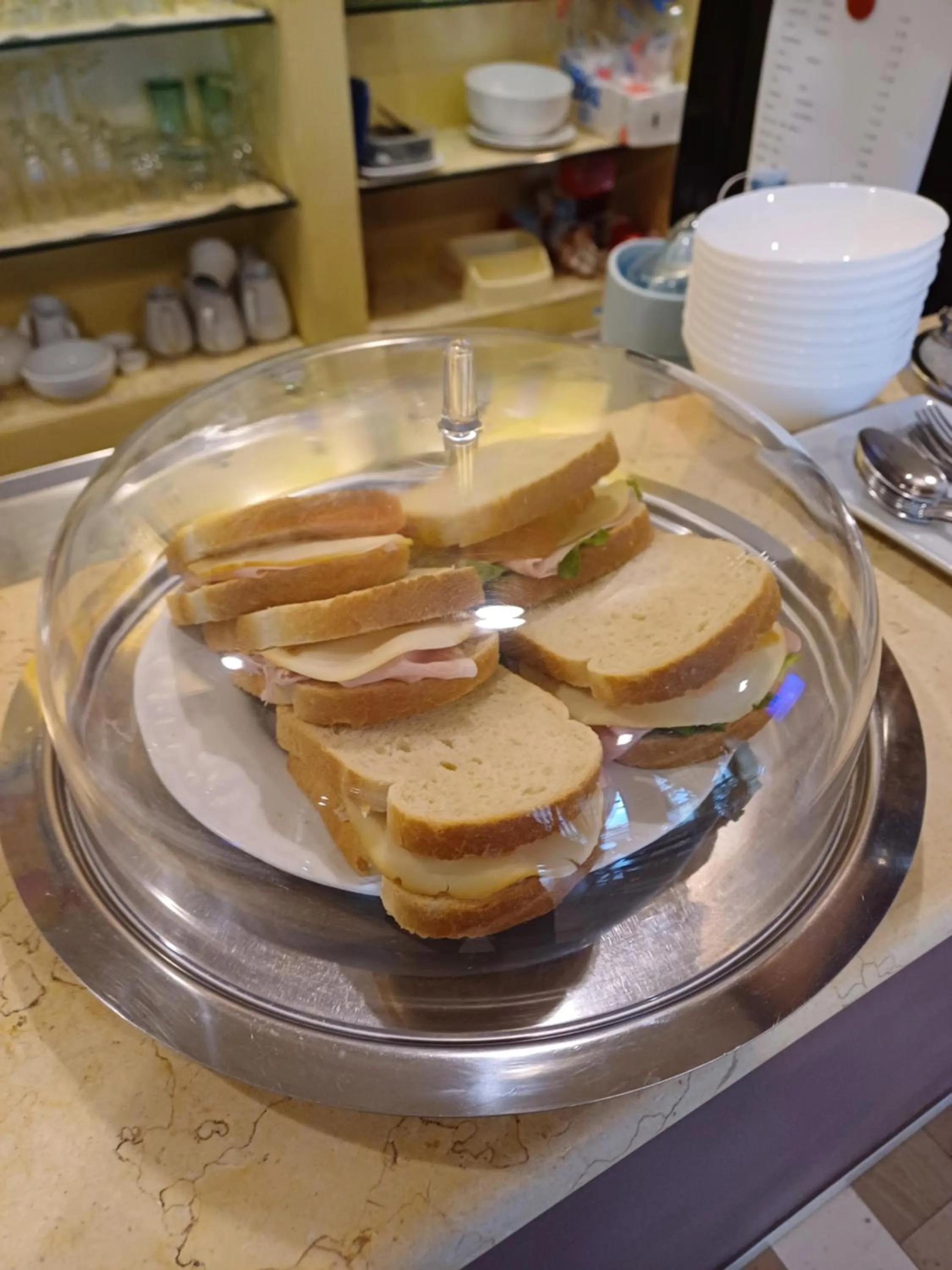 Restaurant/places to eat in Hotel Promenade