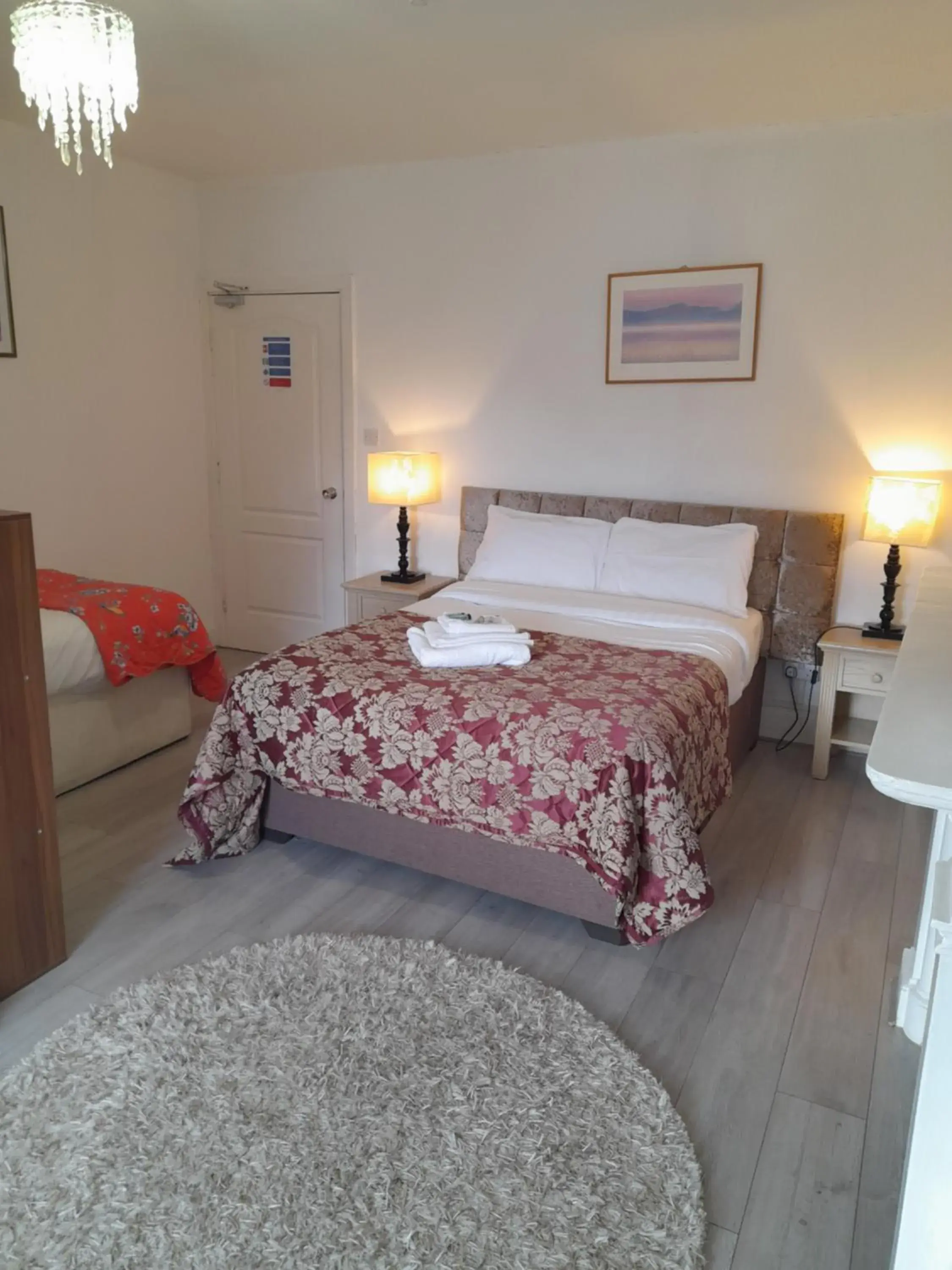 Triple Room in Schooner Hotel Triple Room in Schooner Hotel