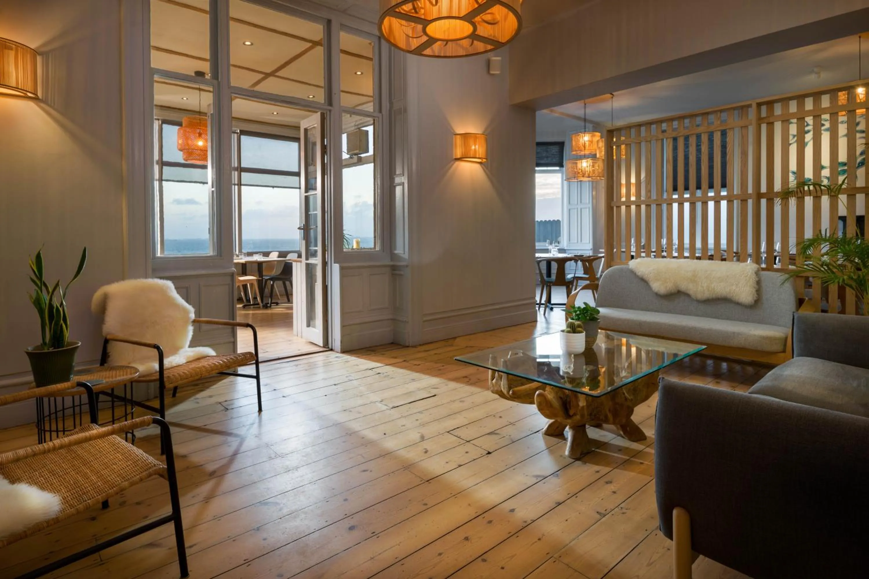 Restaurant/places to eat in Housel Bay Hotel