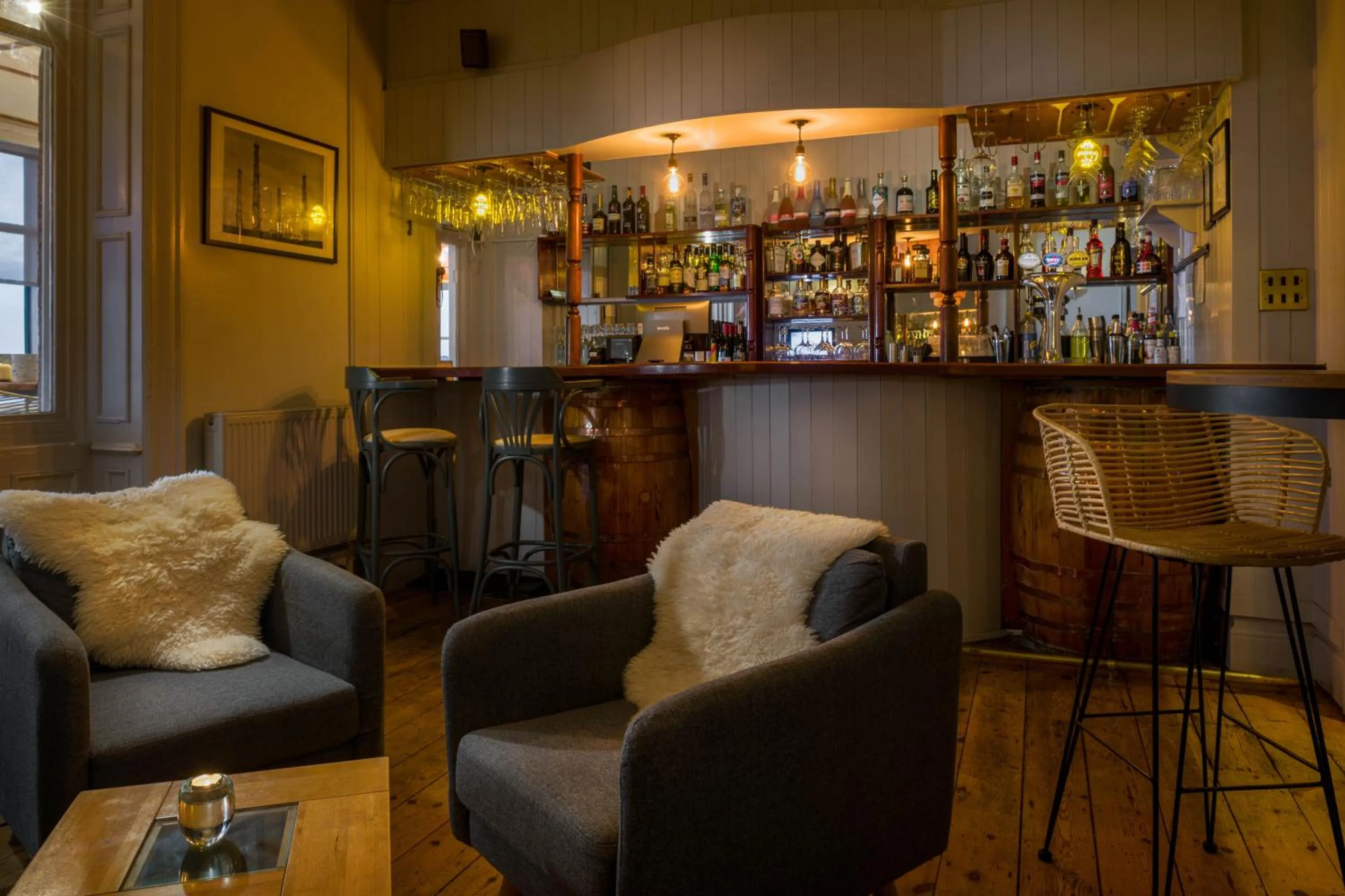 Lounge or bar in Housel Bay Hotel