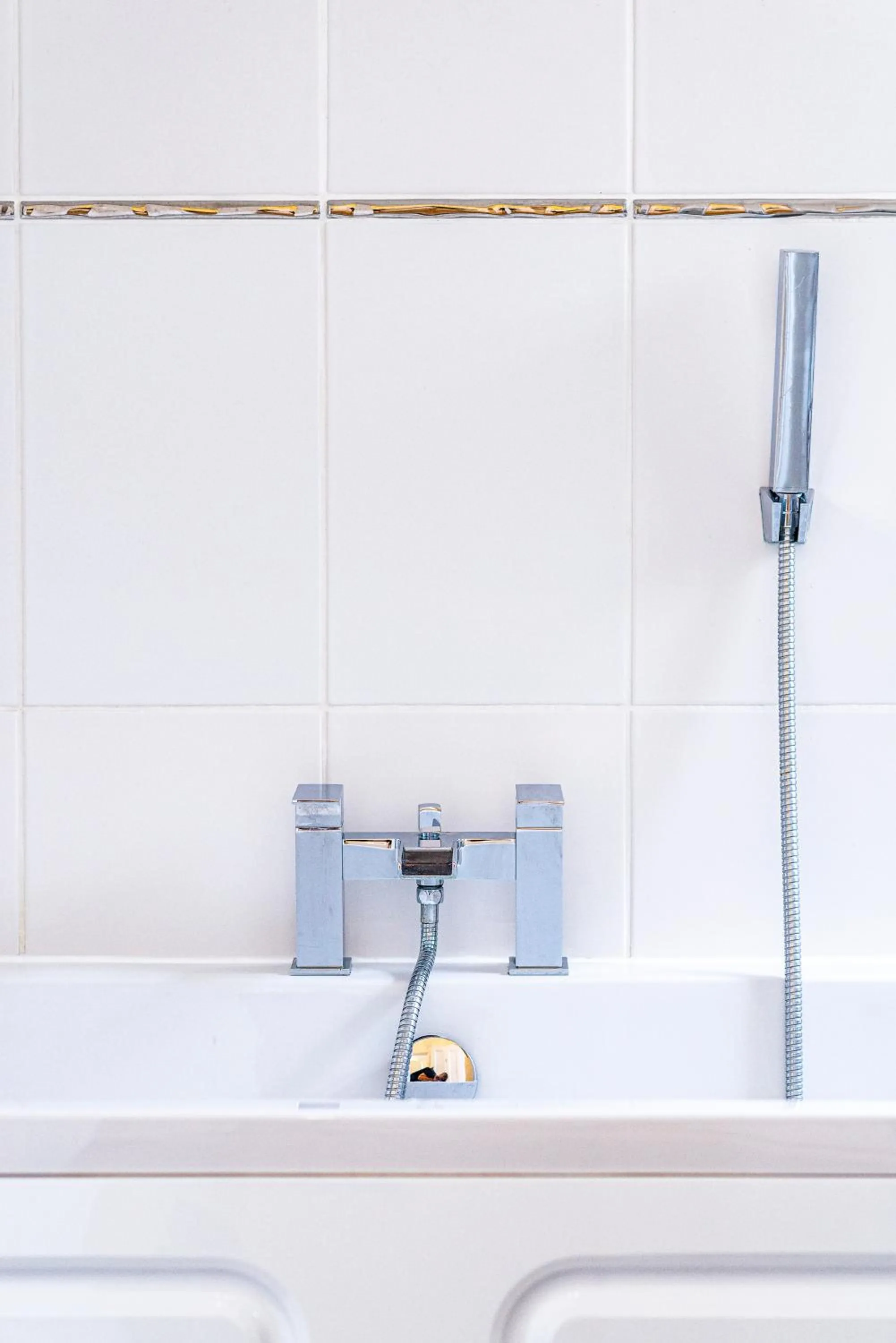 Shower in Greyfriars