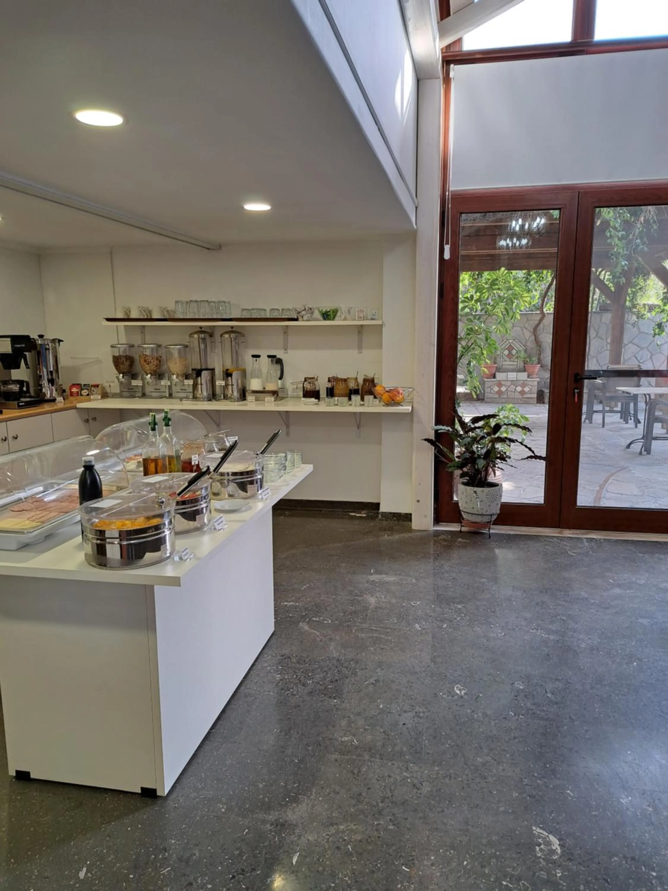 Breakfast in Hotel Astron