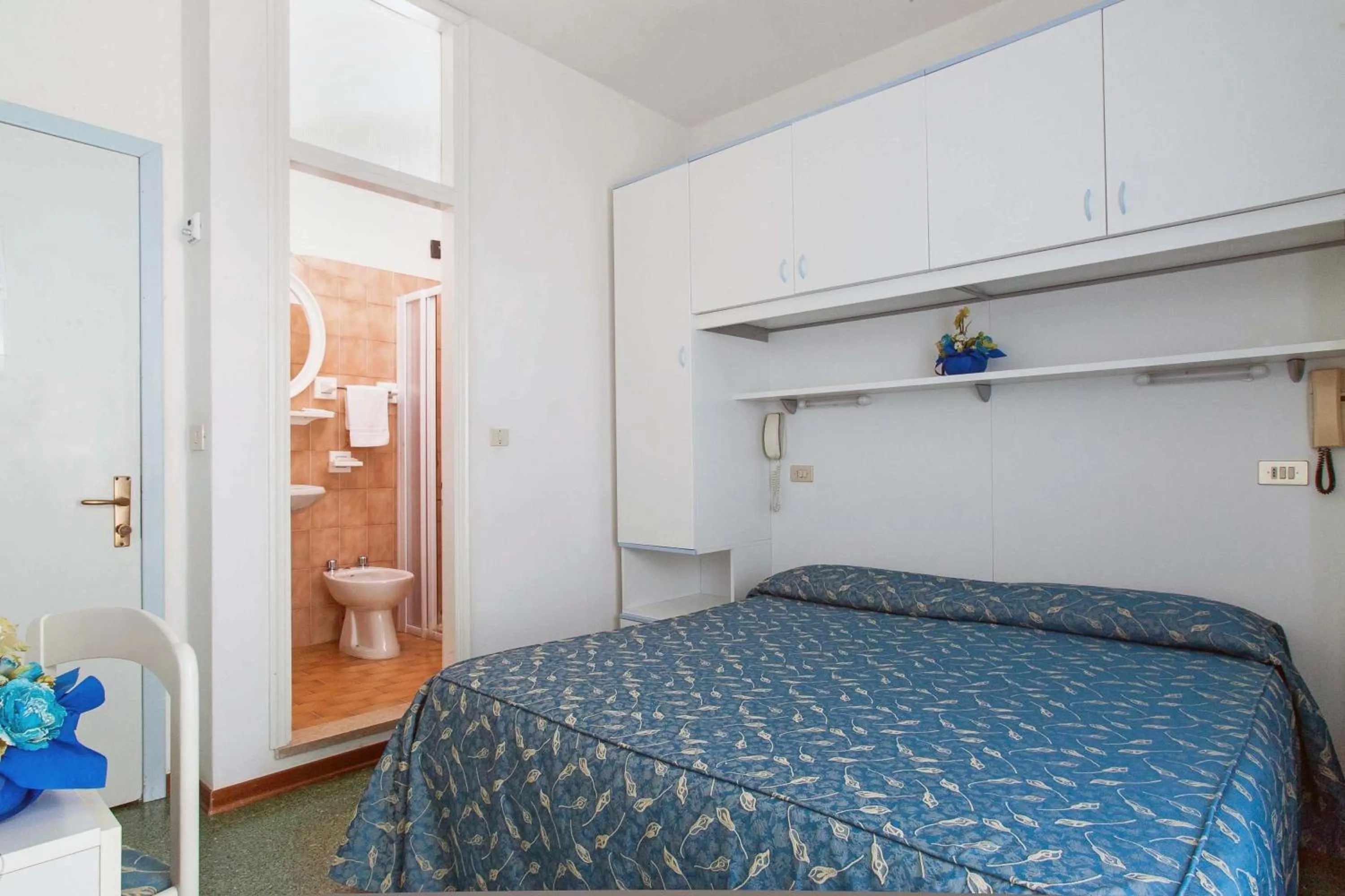 Photo of the whole room, Bed in Hotel Sanremo