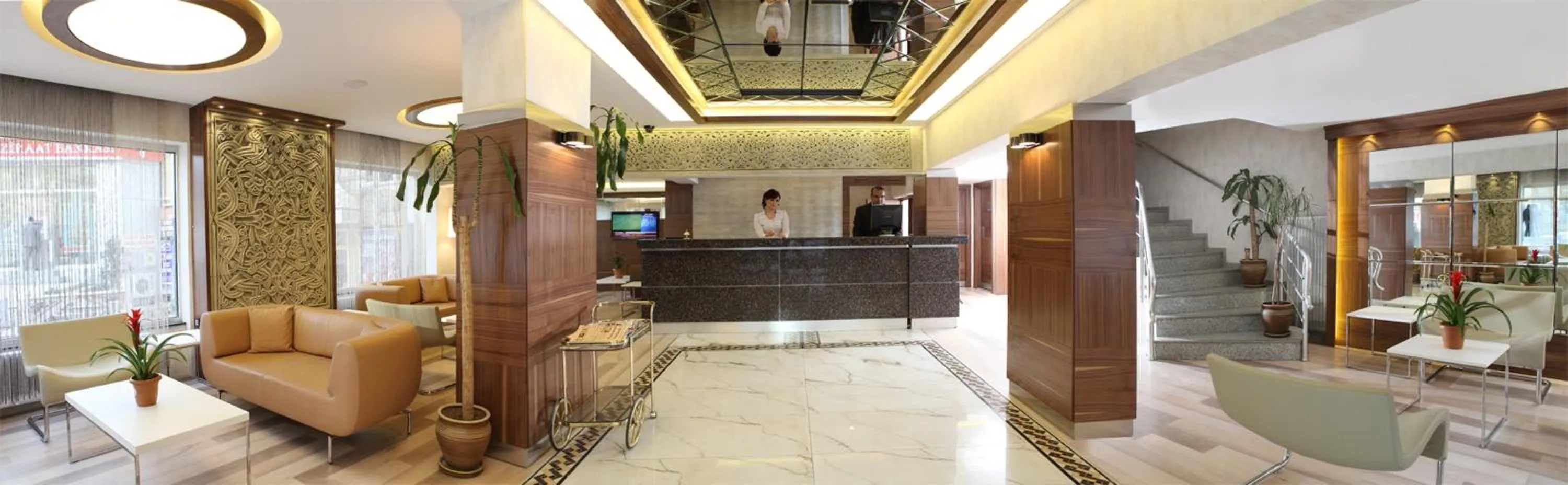 Lobby or reception in Sultan Hotel-Restaurant-Bistro