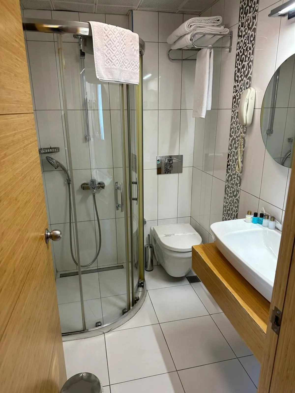 Shower in Sultan Hotel-Restaurant-Bistro