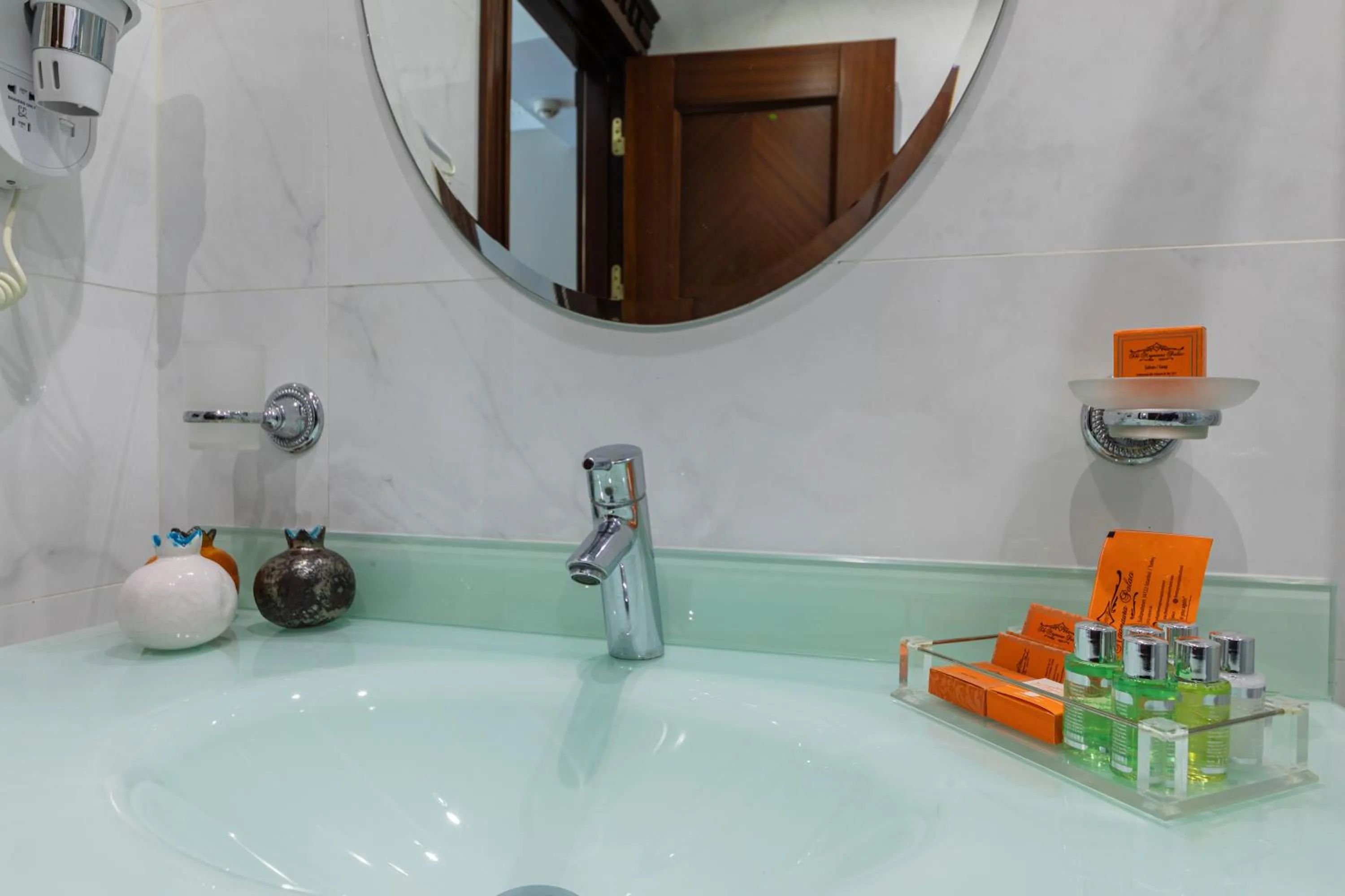 Bathroom in The Magnaura Palace Hotel