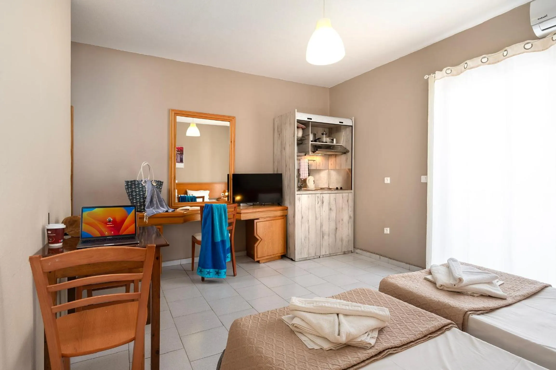 Photo of the whole room, Bed in Manias Apartments